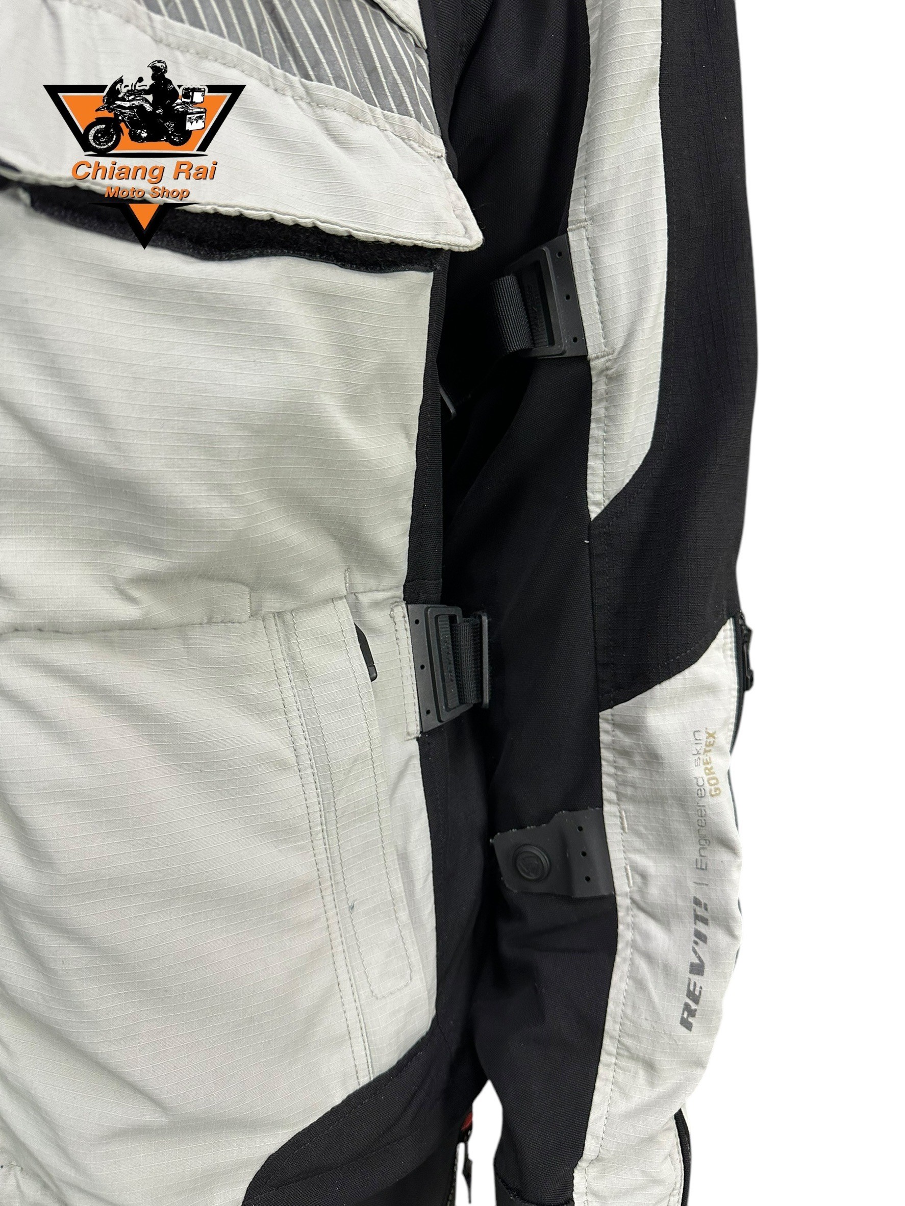 เสื้อขี่มอเตอร์ไซด์( มือสอง) RCTA 709 อก 50" ยาว 27 (XL) **REV'IT!**