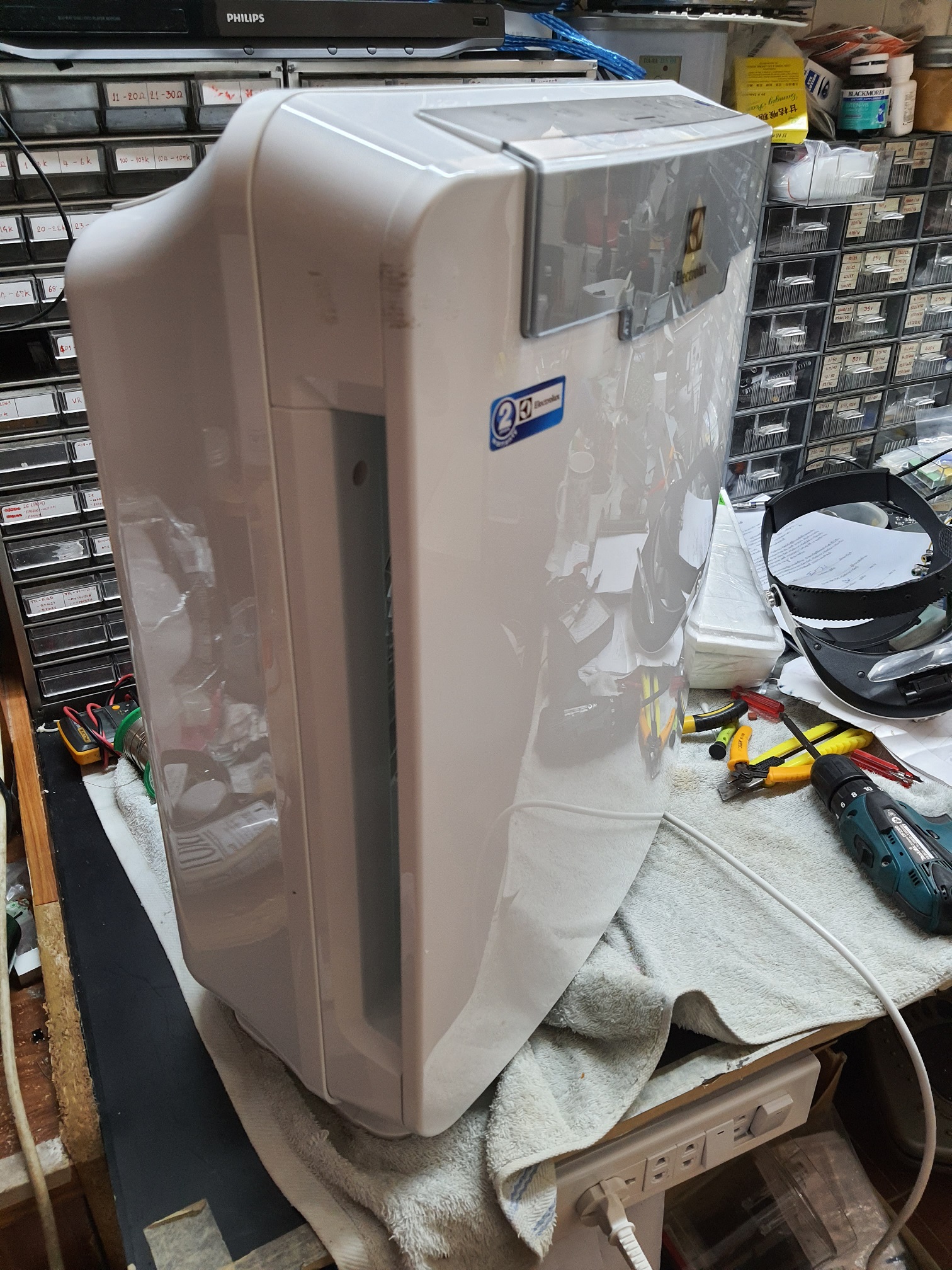 ซ่อมเครื่องฟอกอากาศ ยี่ห้อ ELECTROLUX รุ่น EAC315 อาการเปิดไม่ติด