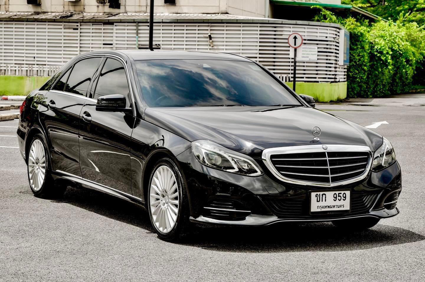 Benz W212 E200 CGI Facelift Executive Package ปี 2013