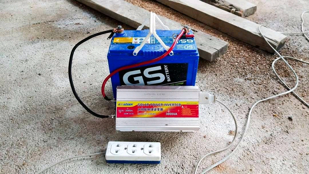 อินเวอร์เตอร์ แปลงไฟ 12V เป็นไฟบ้าน 220V ขนาด 3,000W แถมฟรี ไฟฉายUSB 1ชิ้น