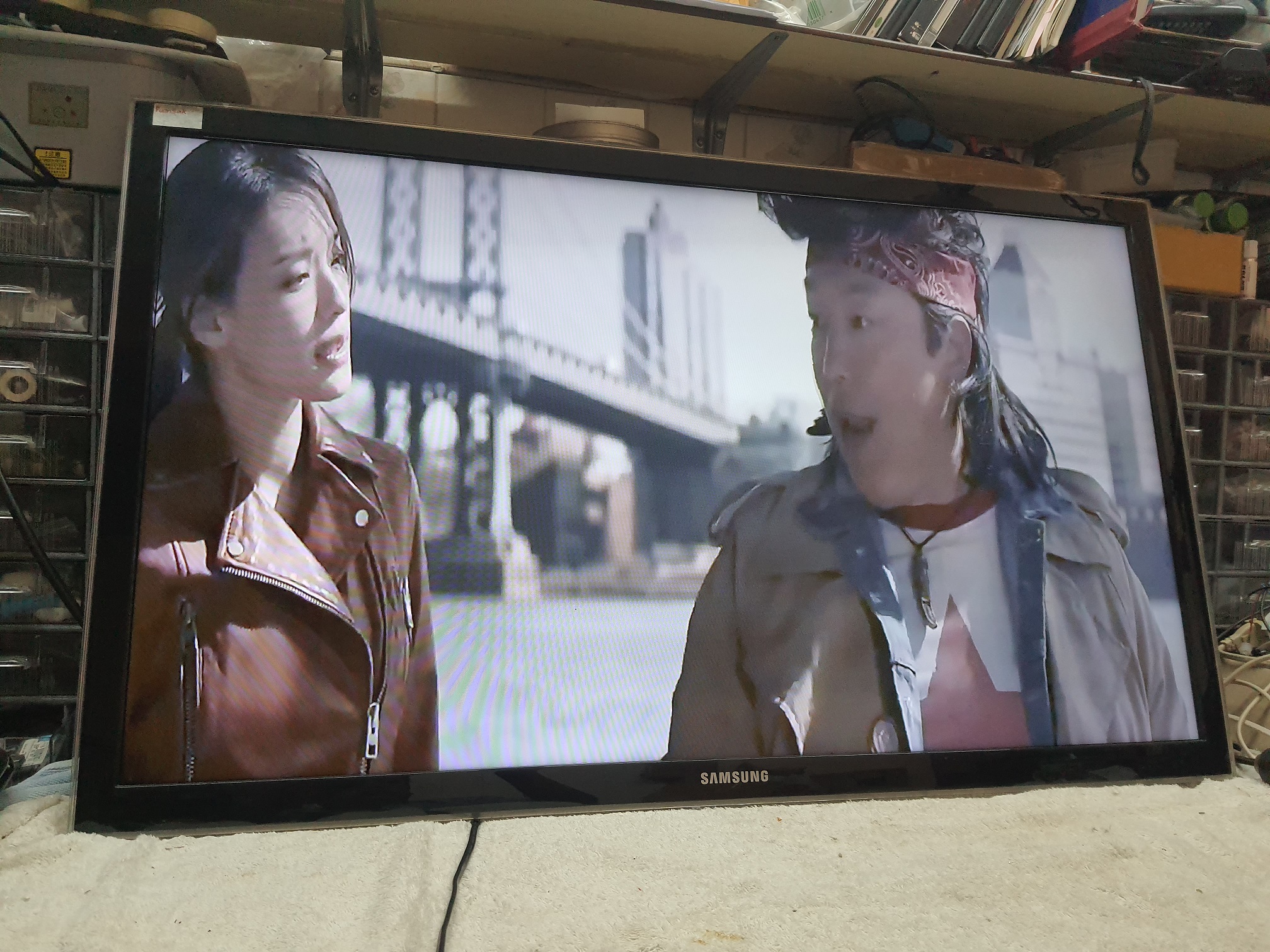 ซ่อมโทรทัศน์ LED-TV ยี่ห้อ SAMSUNG รุ่น UA40D5000PR อาการเสียงแตก
