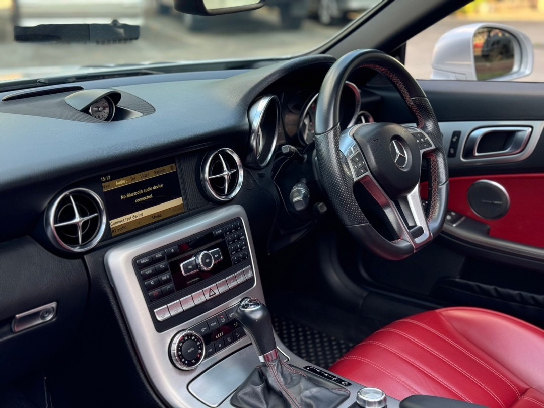 Mercedes Benz SLK200 AMG Roadster ปี 2011