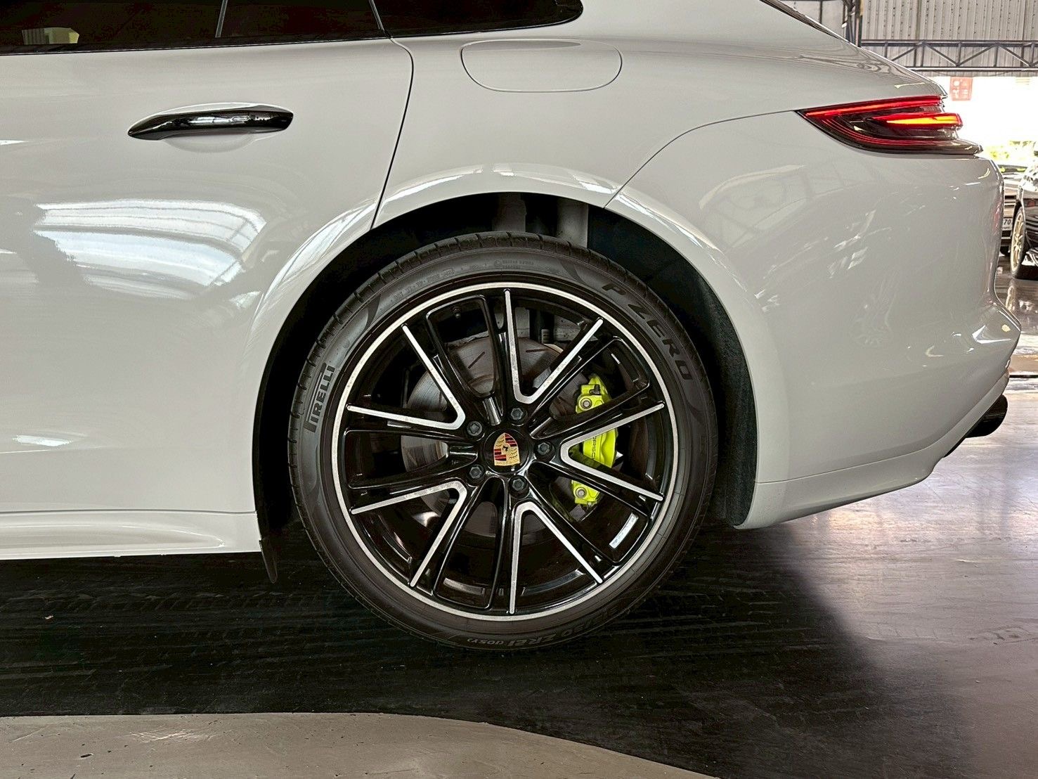 Porsche Panamera 4 e-hybrid Turismo ปี 2018