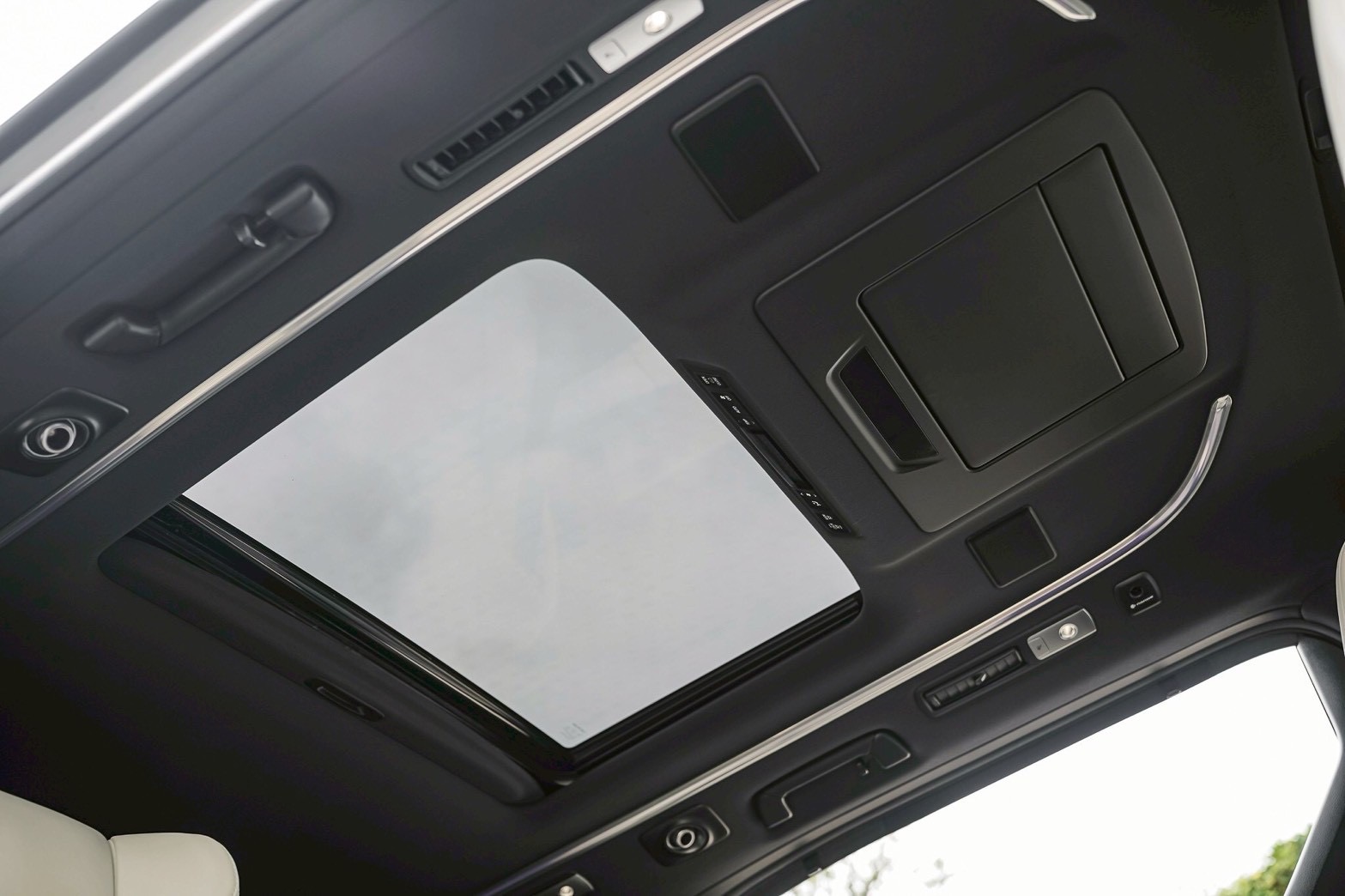 Lexus LM300h 7Seat ปี 2020