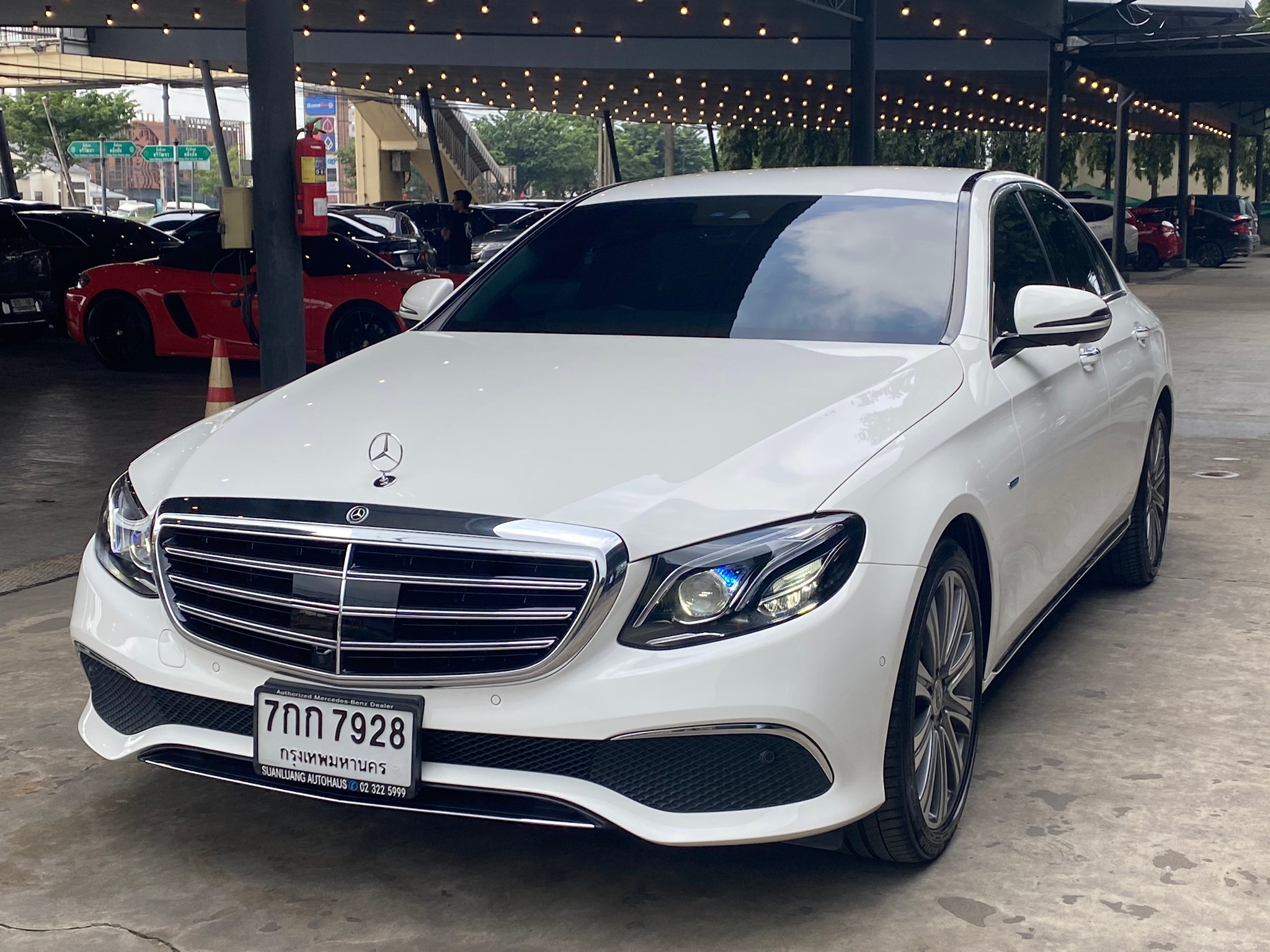 Mercedes Benz E350e Exclusive ปี 2017