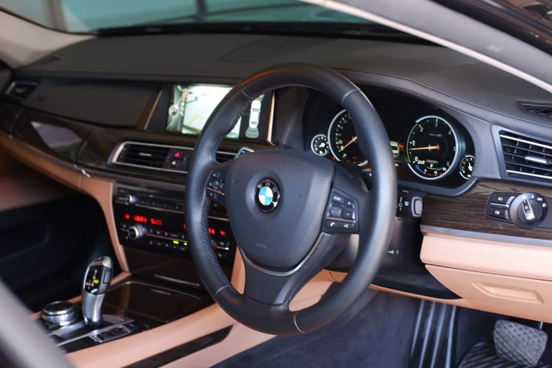 BMW 730Ld LCi Diesel 3,000 cc 6สูบ Twin turbo ปี 2014