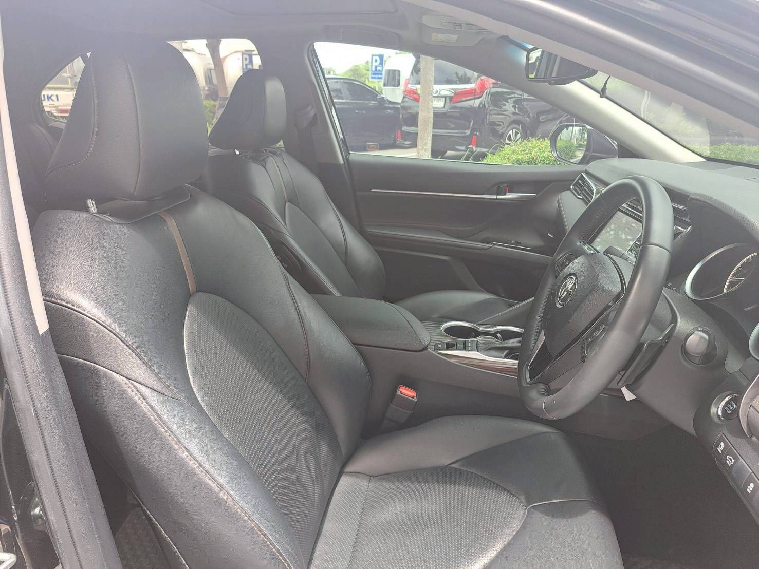 Toyota Camry 2.5G sunroof สีดำ ปี 2019
