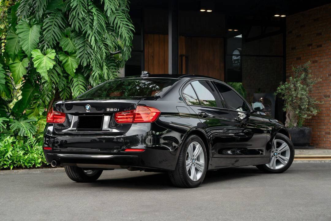 BMW 320i Sport ปี2013