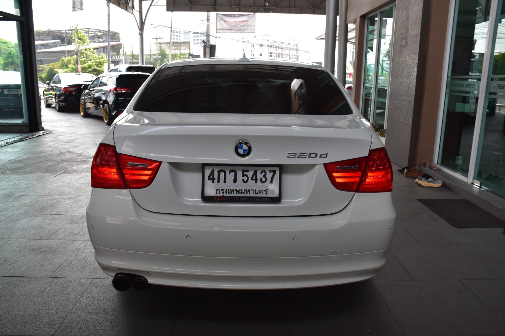 BMW 320d SE LCI V-Shape E90 ปี2012