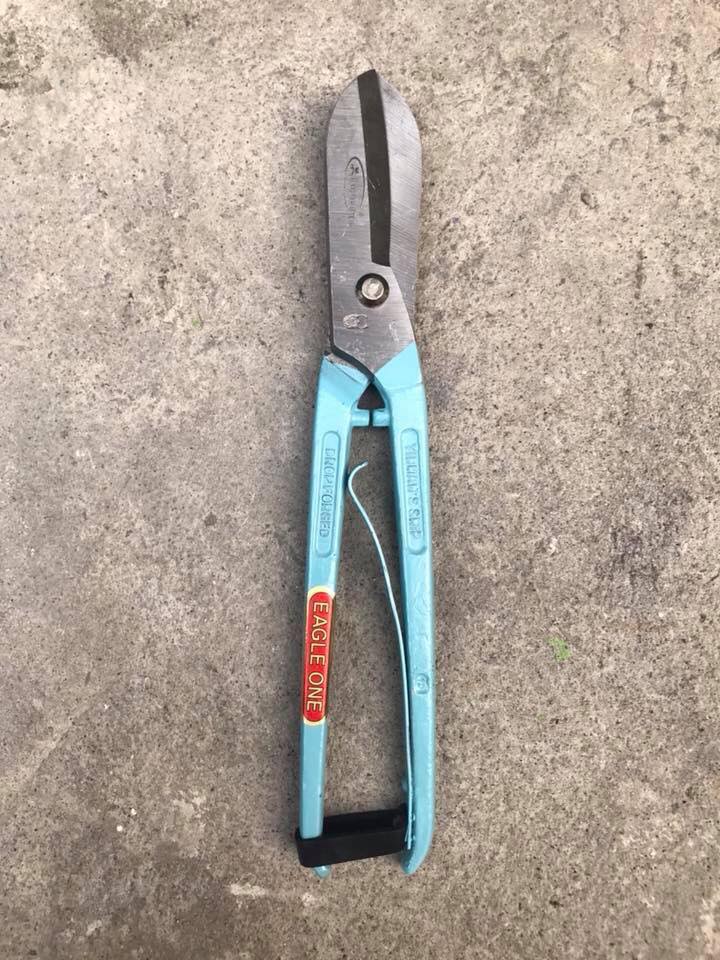 กรรไกรตัดสังกะสี 12" ยี่ห้อ Eagle One