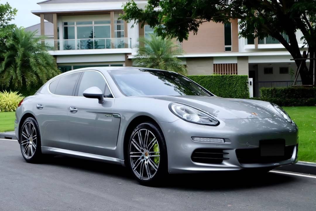 Porsche Panamera S Plug in e-Hybrid ปี 2016