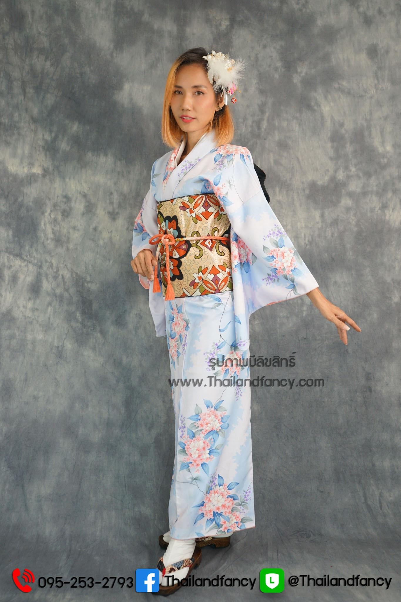 ชุดแฟนซีผู้หญิงสำหรับเช่า Kimono Costume เช่าชุดกิโมโนหญิง เช่าชุดกิโมโนกรุงเทพ เช่าชุดญี่ปุ่นหญิง ชุดญี่ปุ่นโบราณ ชุดเช่ากิโมโนผู้หญิงสีฟ้าลายดอกไม้สีโอรสและม่วง