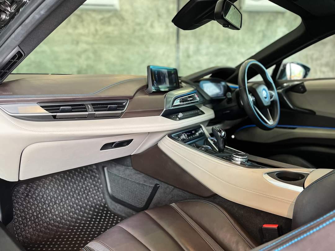 BMW i8 eDrive ปี 2015