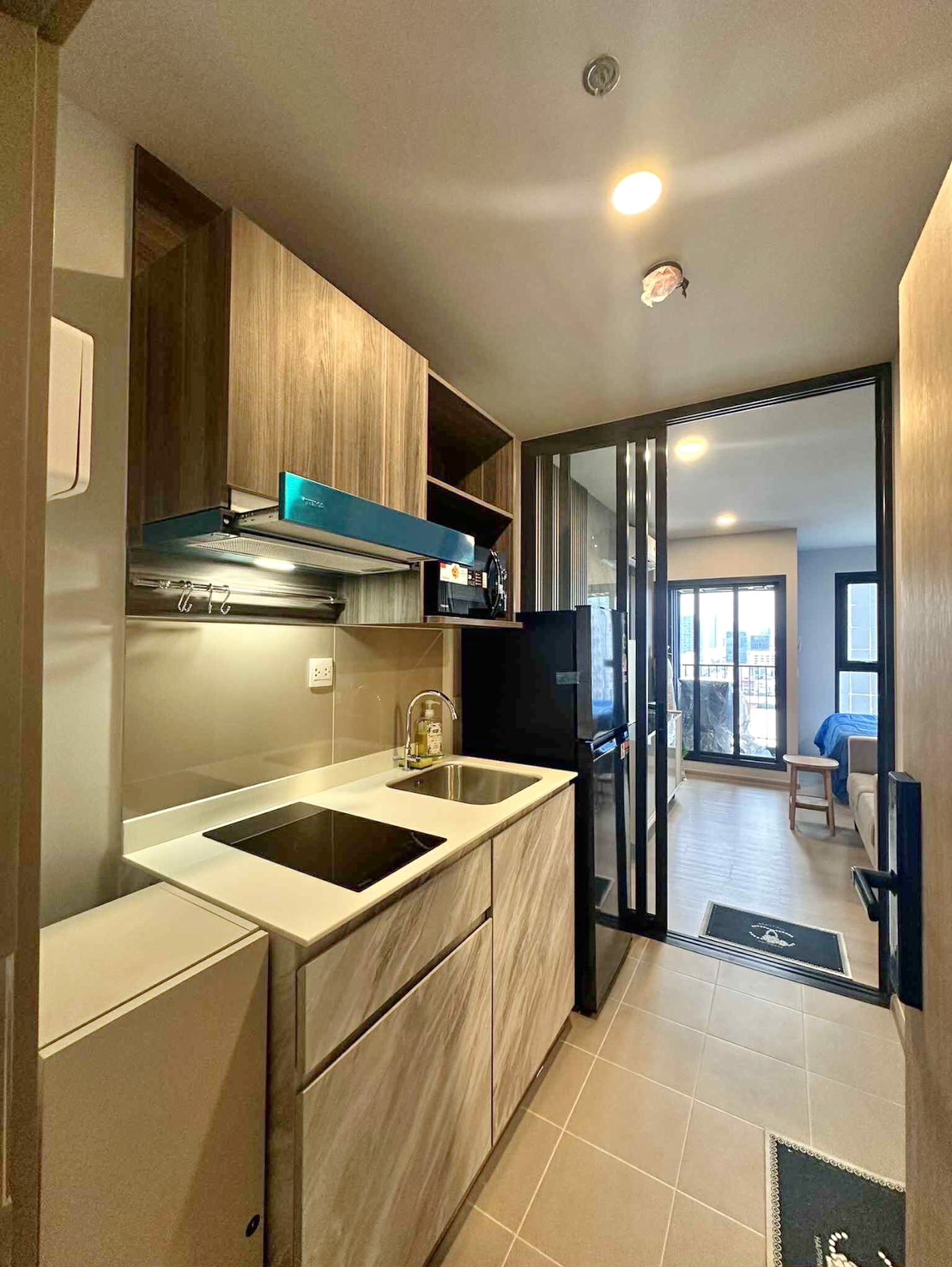 Aspire Onnut Station (200 meters from Onnut BTS station)