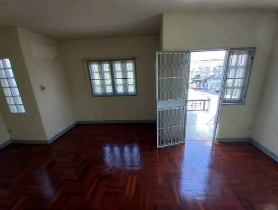 ให้เช่าทาวน์เฮาส์ ลำลูกกาคลอง 3 บ้านรีโนเวทใหม่ หลังมุม