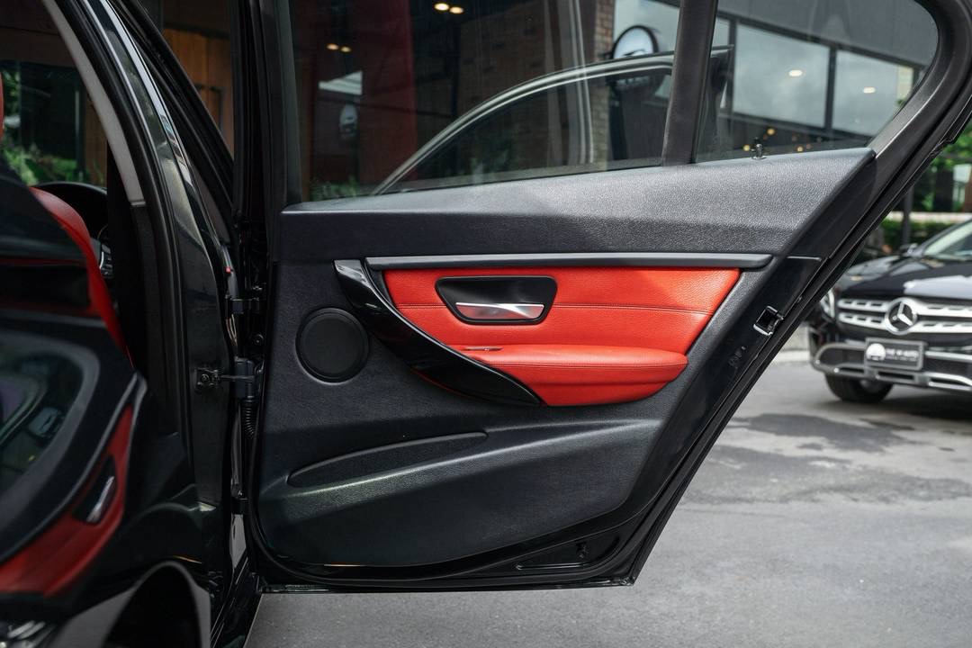 BMW 320i Sport ปี2013