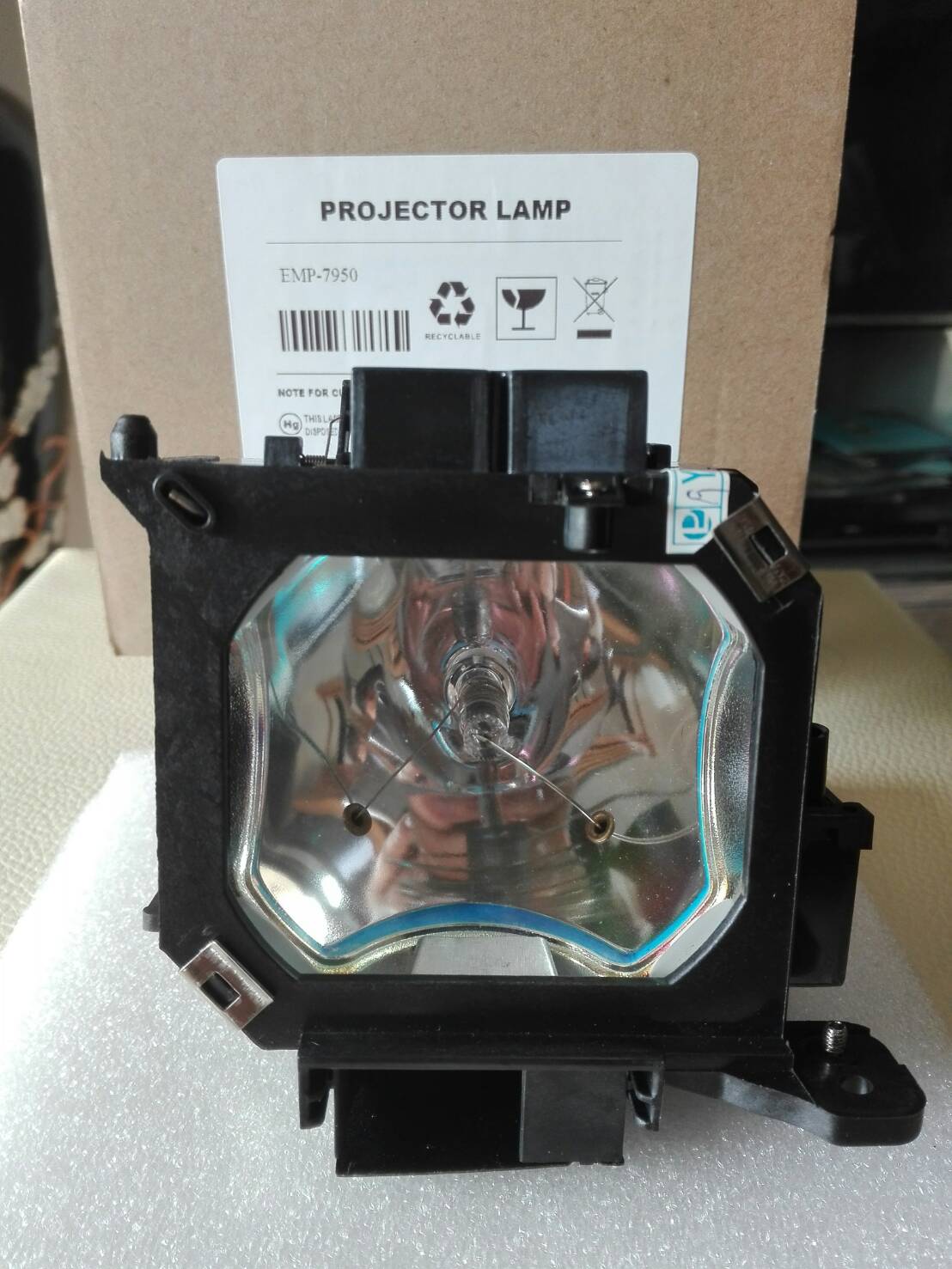 หลอดโปรเจคเตอร์พร้อมเฟรม Epson EMP-7950 (เกรด A ELPLP22) – คุณภาพสูง คมชัด ทนทาน