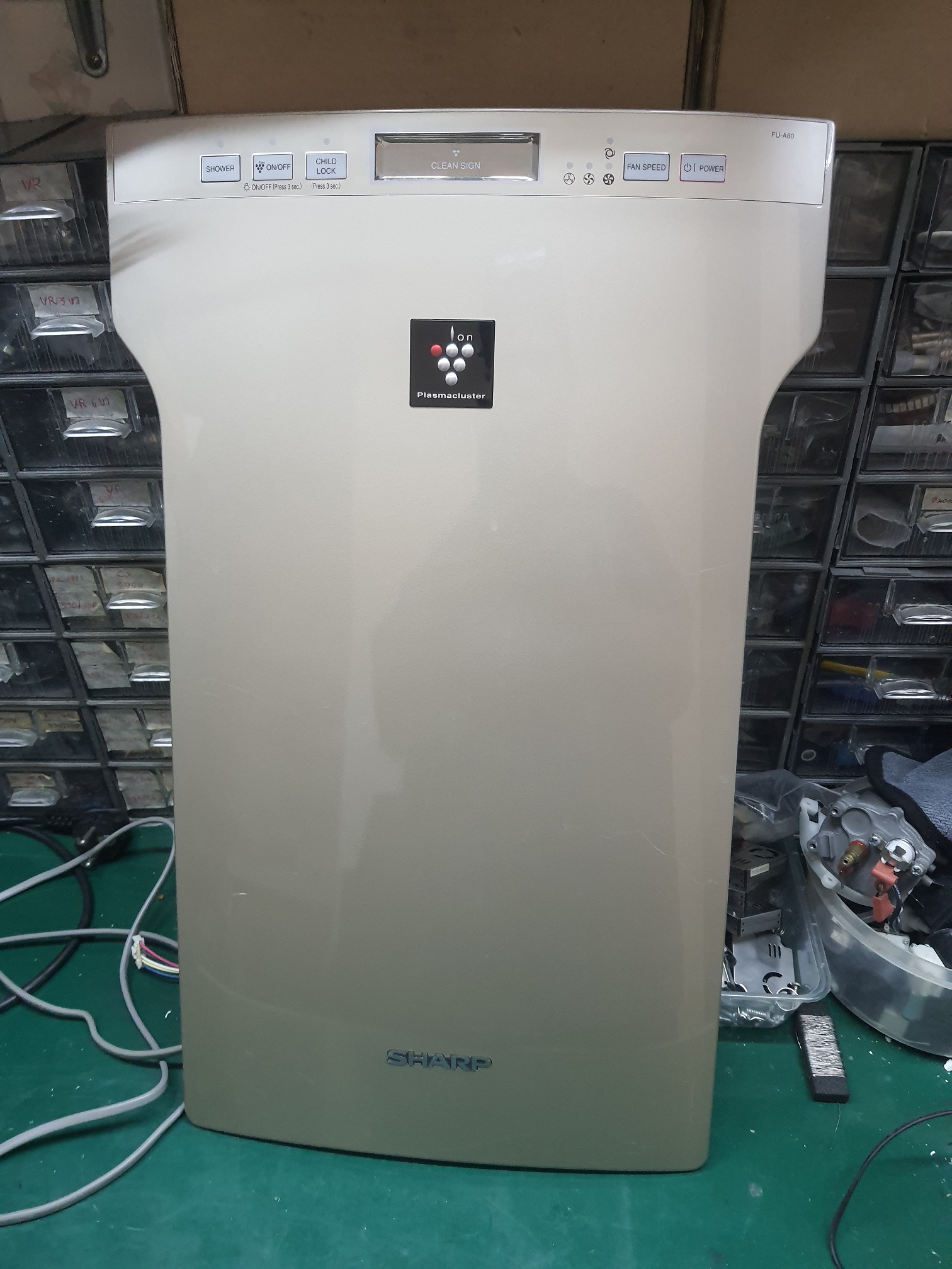 ล้างเครื่องฟอกอากาศ ยี่ห้อ SHARP รุ่น FU-A80TA-N