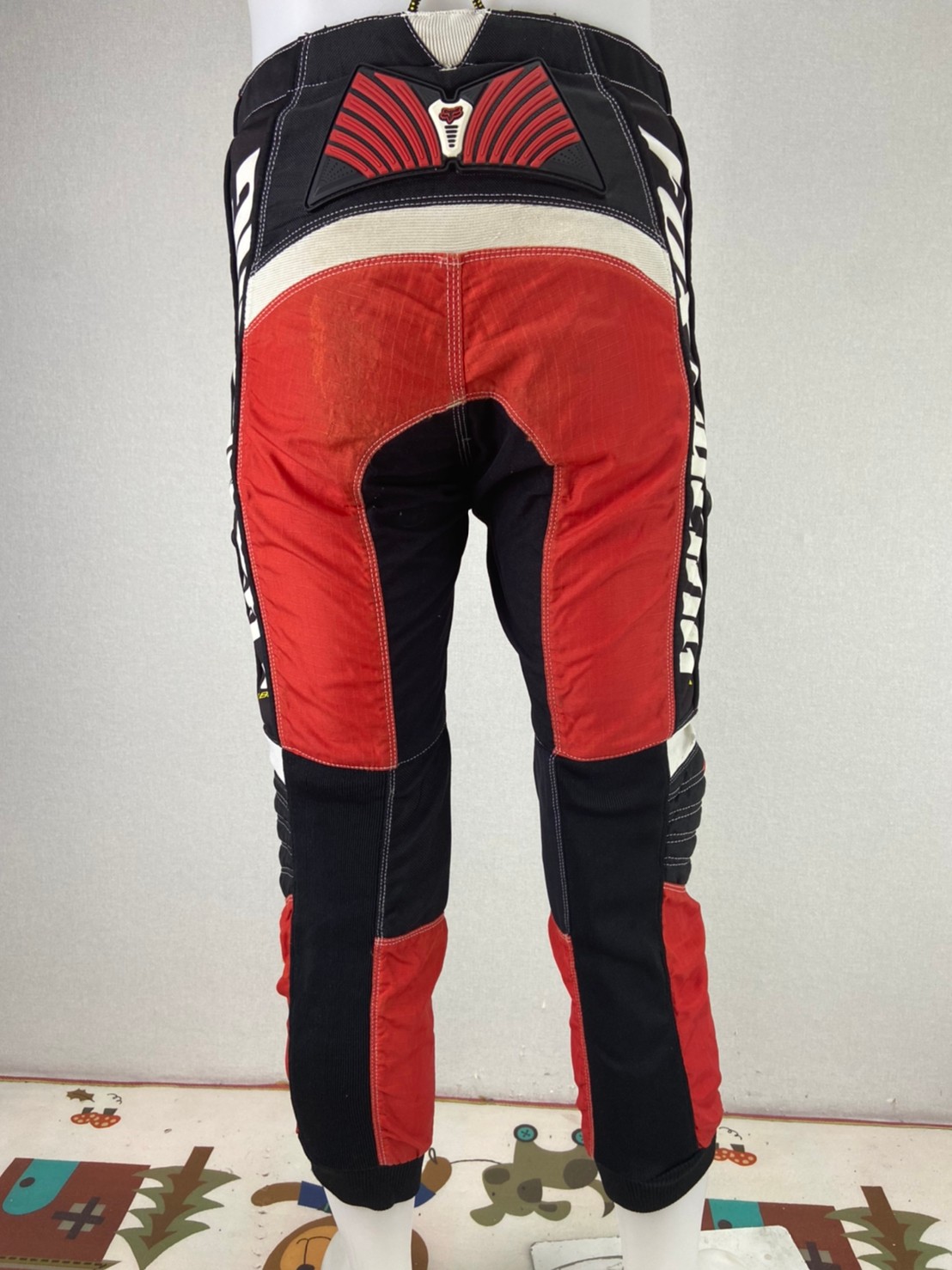 กางเกงขี่มอเตอร์ไซด์ ( มือสอง ) E&A 141: เอว 28" ยาว 25" **FOX **