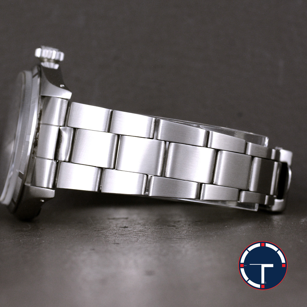 Rolex Oyster Ref.6427 หน้าปัดสีฟ้า ขอบรางรถไฟ สายOysterแท้แบบม้วน นาฬิกาปี1975 ไขลาน ขนาด 34 mm