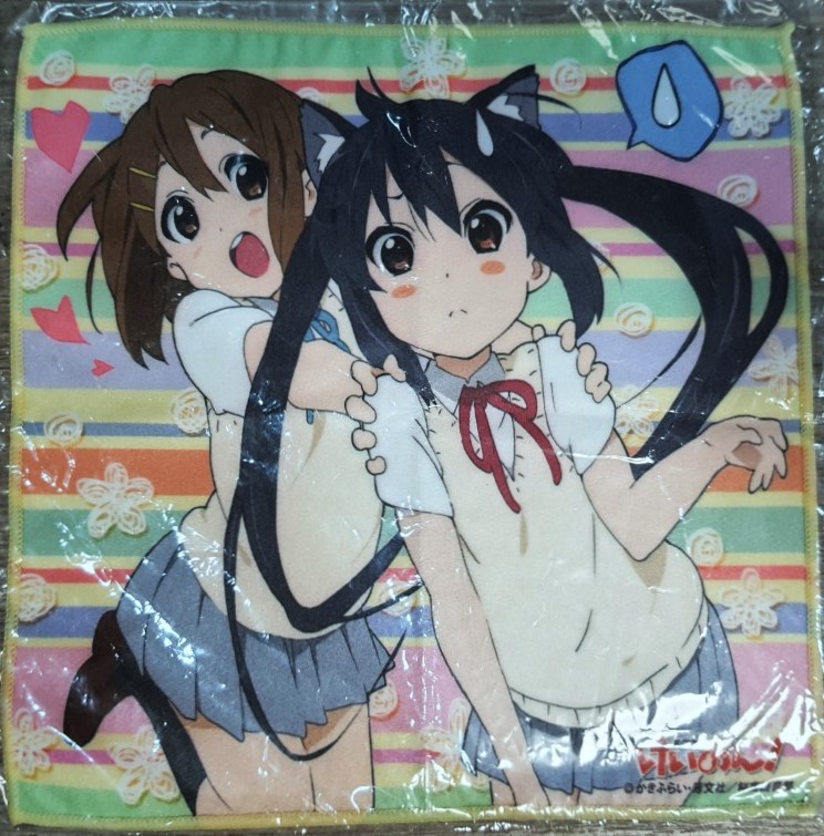 ผ้าเช็ดแว่น ผ้าทำความสะอาด แว่น / หน้าจอคอมพิวเตอร์ / จอโทรศัพท์ ฯลฯ K-ON! Size : 20 x 20 cm จากญี่ปุ่น