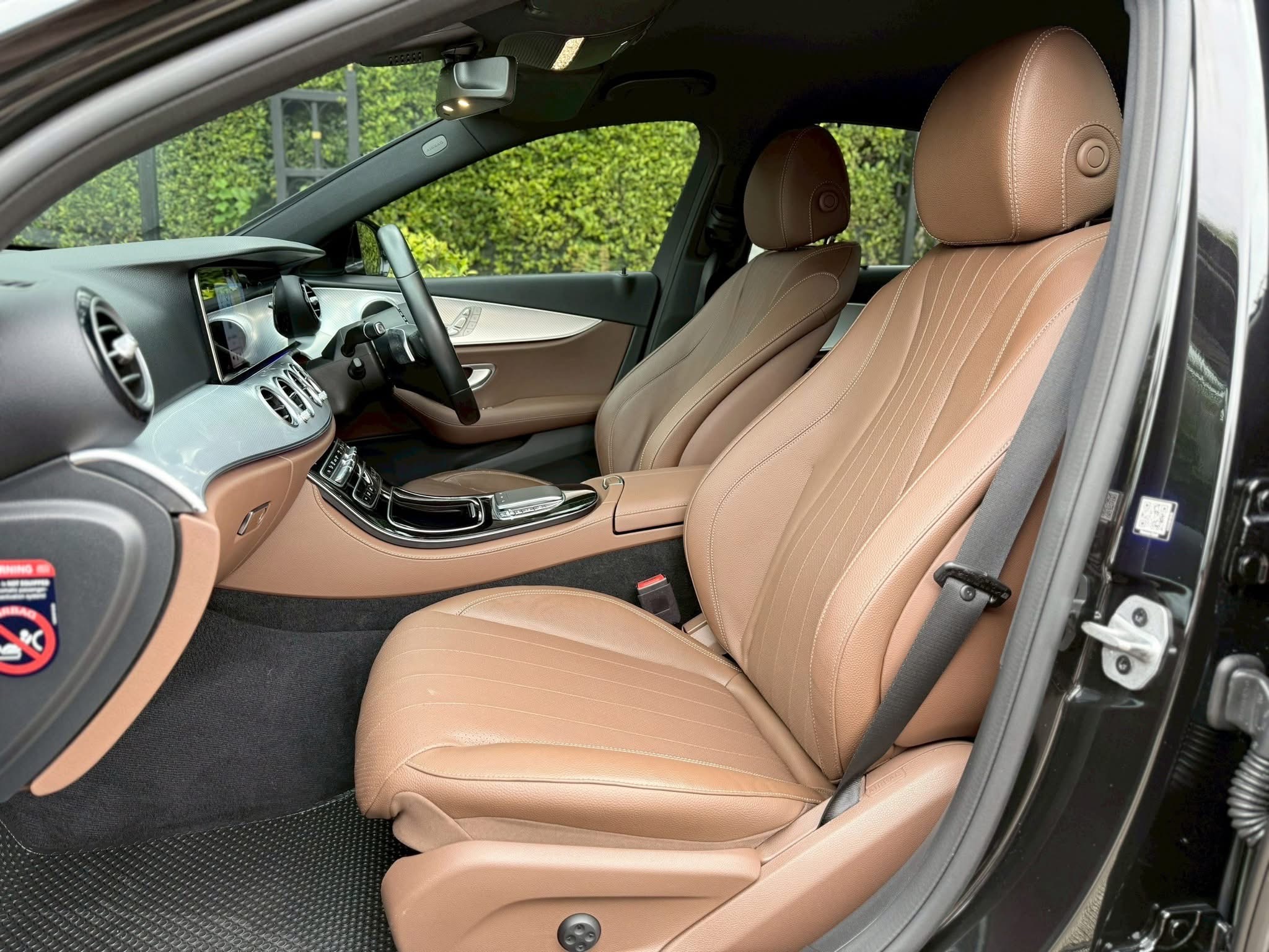 MERCEDES-BENZ E300e AVANTGARDE ปี 2022