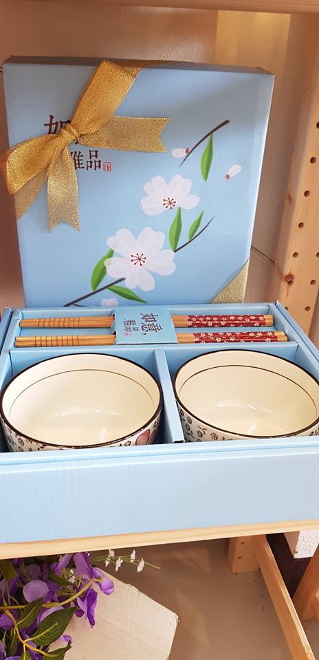 เซ็ตของขวัญ ของรับไหว้ ของขวัญปีใหม่ ของขวัญเกษียณอายุ ชุดชามตะเกียบญี่ปุ่น 2 ชิ้น พร้อมแพคเกจ