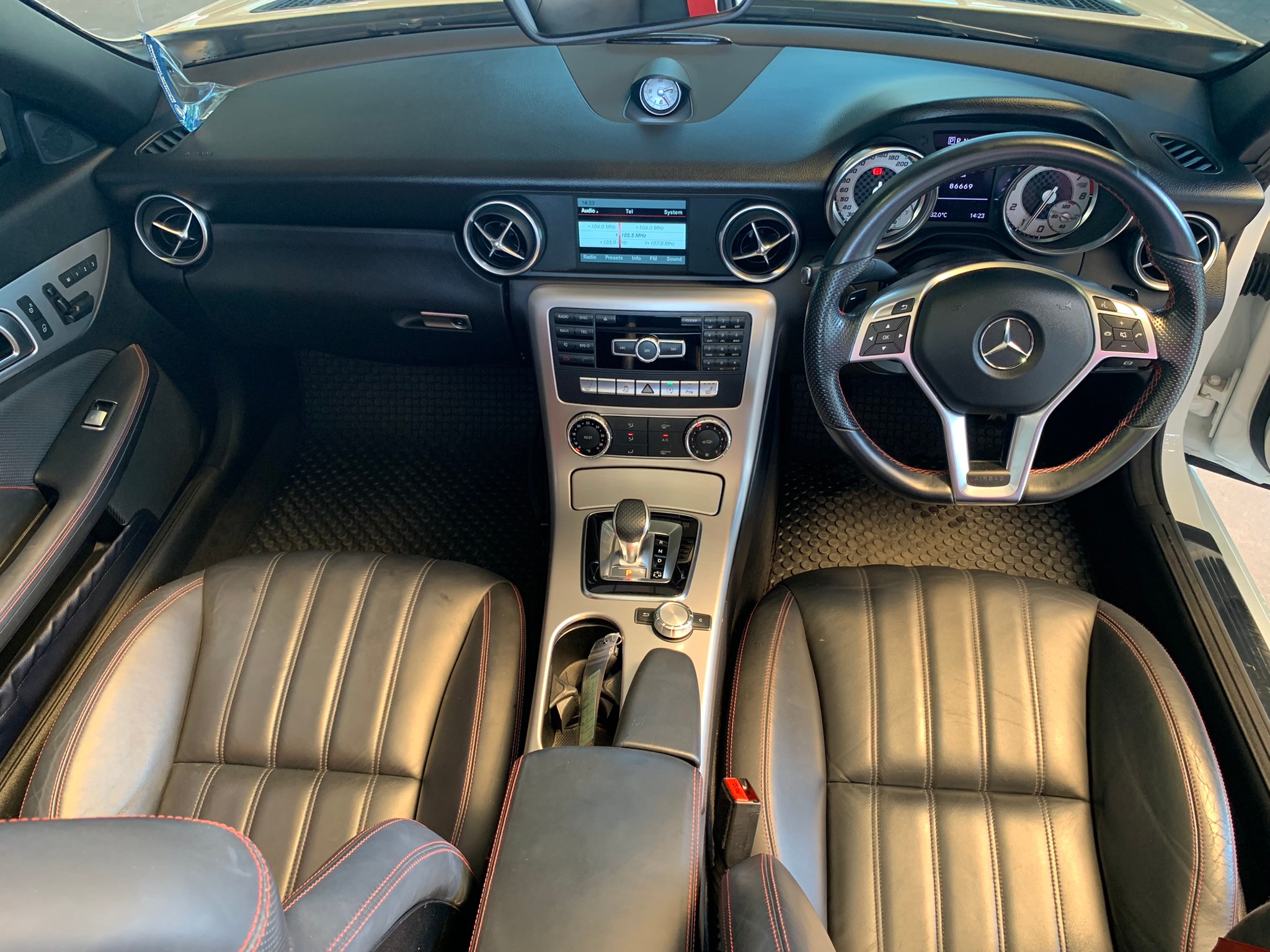 Mercedes Benz SLK200 ปี 2015