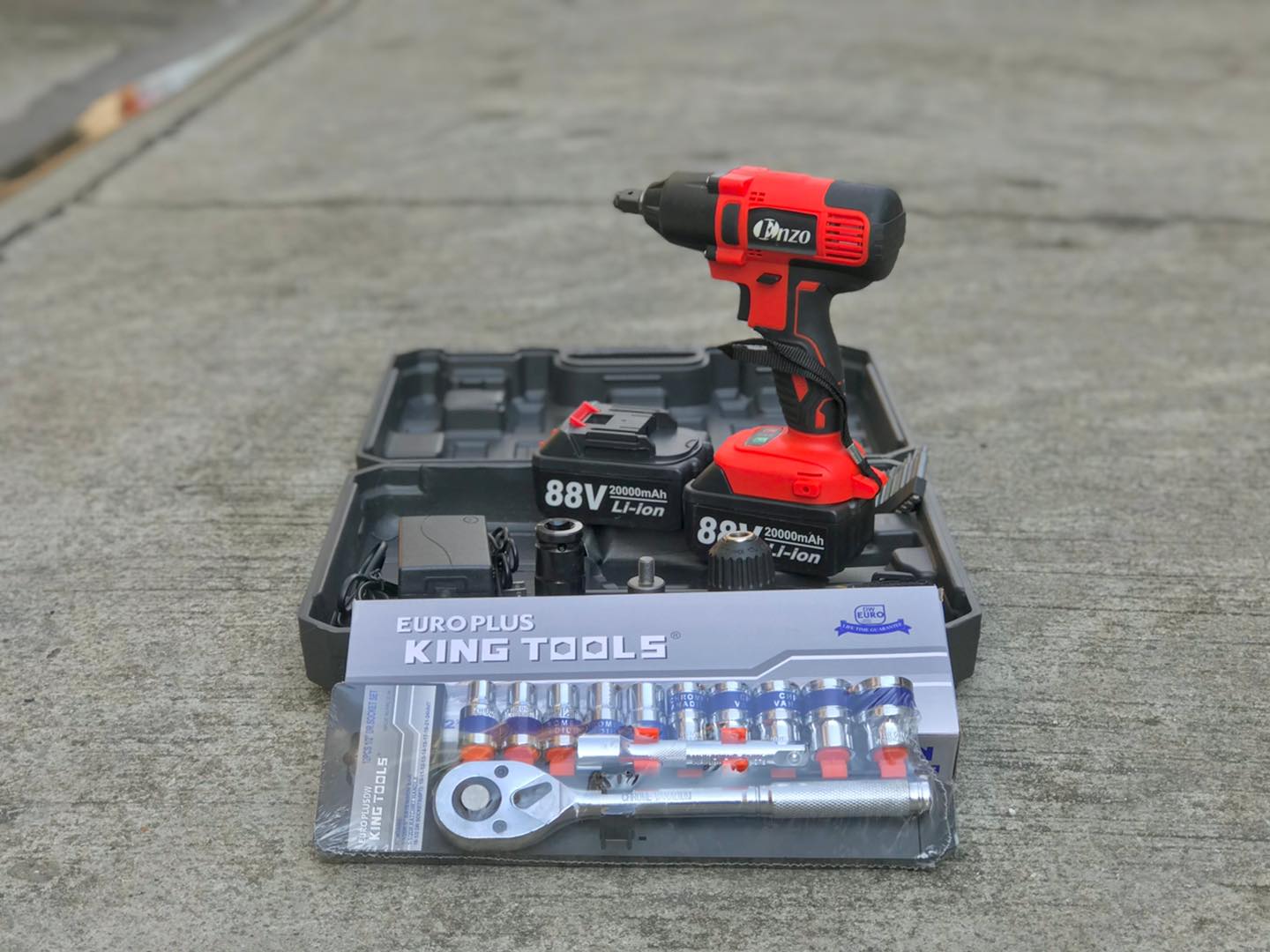 บล็อกแบตเตอรี่ 88V (ใช้ถอดน๊อตล้อรถยนต์) + ชุดบล็อก 12 ชิ้น Euro