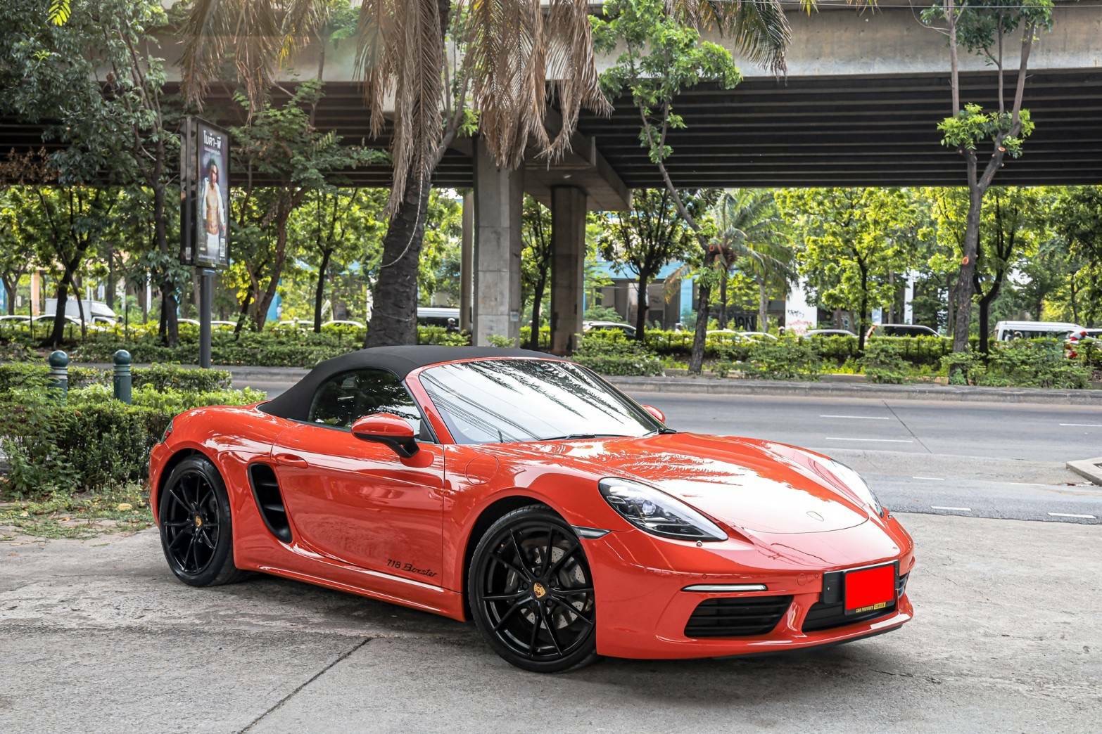 Porsche 718 Boxster สีพิเศษ Lava Orange ปี 2017