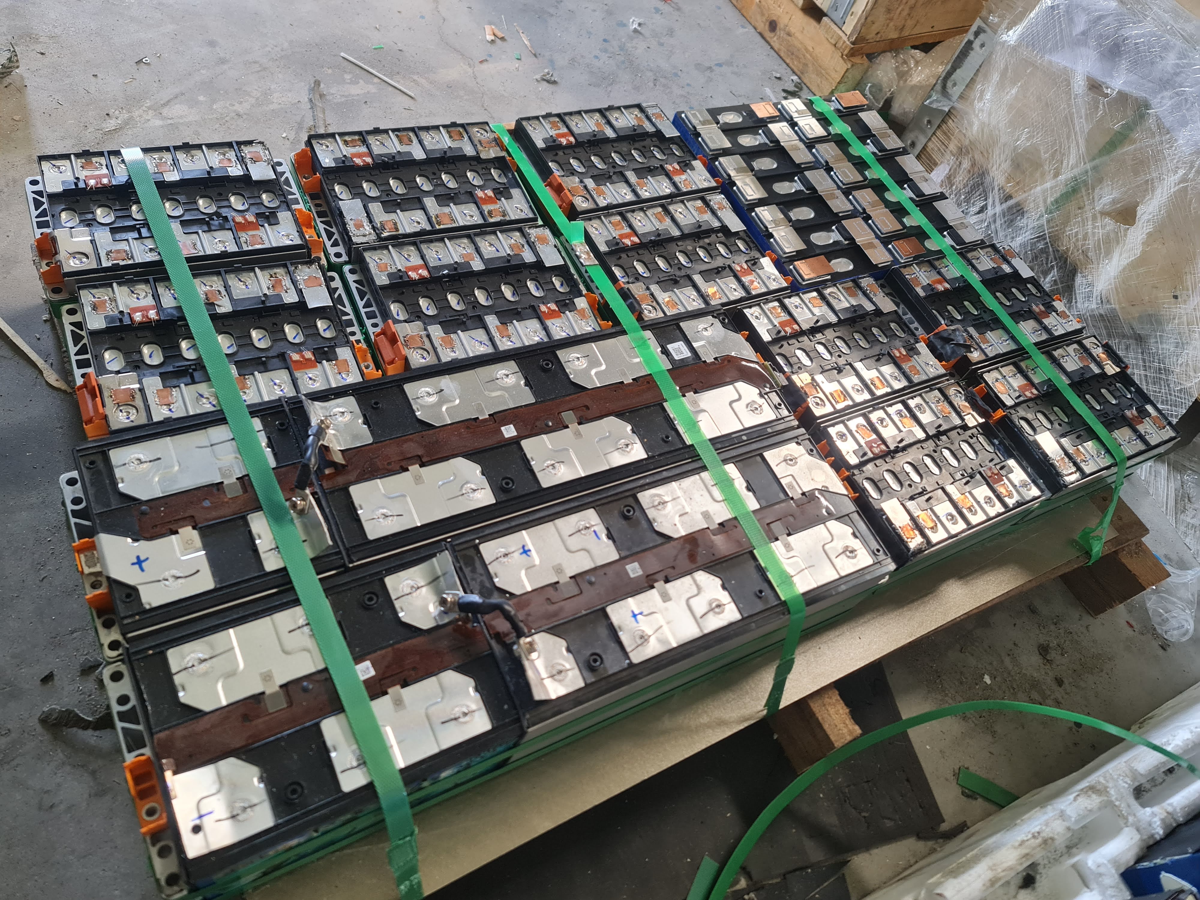นำเข้า ประกอบ แบตเตอรี่ลิเทียมตามสั่ง Taffel NMC 135Ah , CATL 130Ah , Lishen 37Ah, BYD blade 135Ah