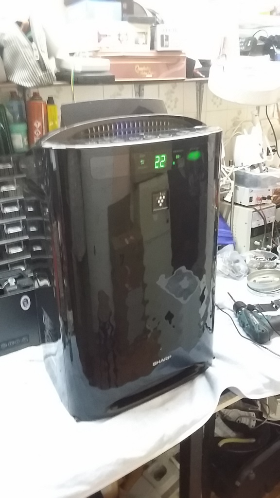 ซ่อมเครื่องฟอกอากาศ ยี่ห้อ SHARP รุ่น KC700Y5-B อาการซ๊อตเนื่องจากใช้ไฟ 220V