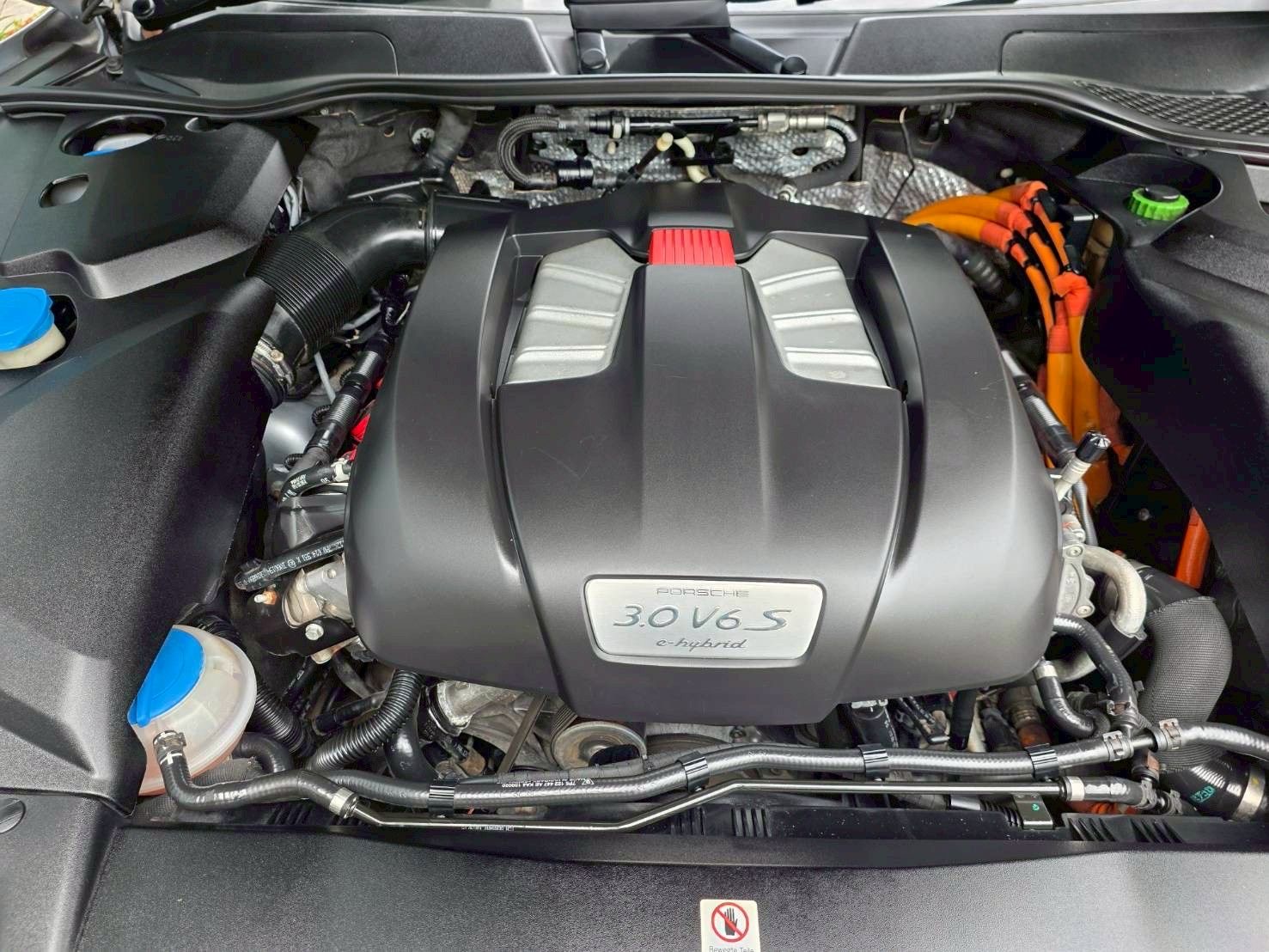 Porsche Cayenne Platinum edition ปี 2017