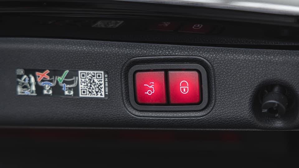 Mercedes-Benz E300e AMG Dynamic Plug-in Hybrid (Facelift) ปี 2022
