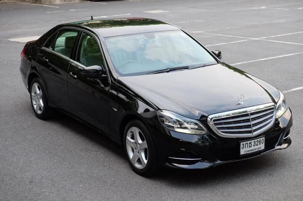 Mercedes-Benz E200 CGi (W212) ปี 2014
