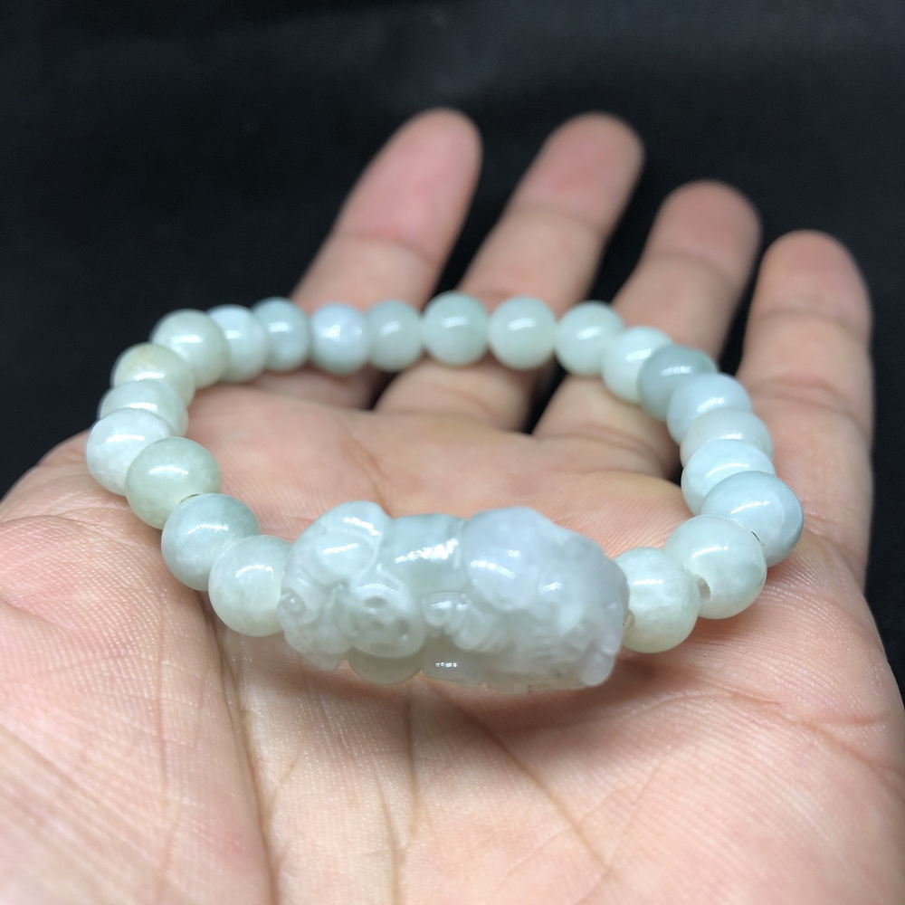 สร้อยข้อมือหยกพม่าแท้เจไดร์ TypeA Natural Burma Jade Bracelet แกะสลักปี่เซียะ Carved Pixiu ส่งฟรี