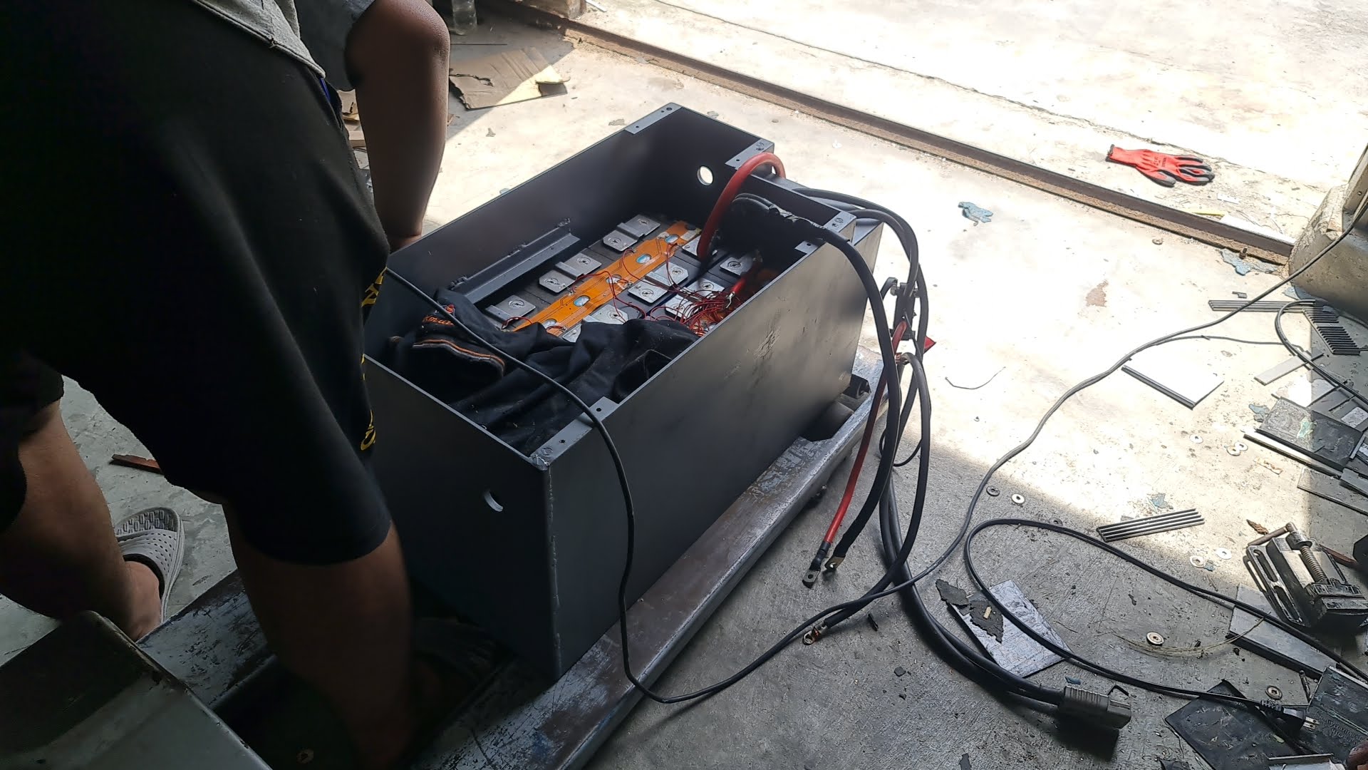แบตเตอรี่สำหรับโฟลคลิฟท์ไฟฟ้า ใช้กับเครื่องชาร์ทแบตน้ำเดิมได้เลย รับประกอบ ทั้ง 24v 48v สำหรับรถยกไฟฟ้า forklift ไฟฟ้า ทุกขนาด