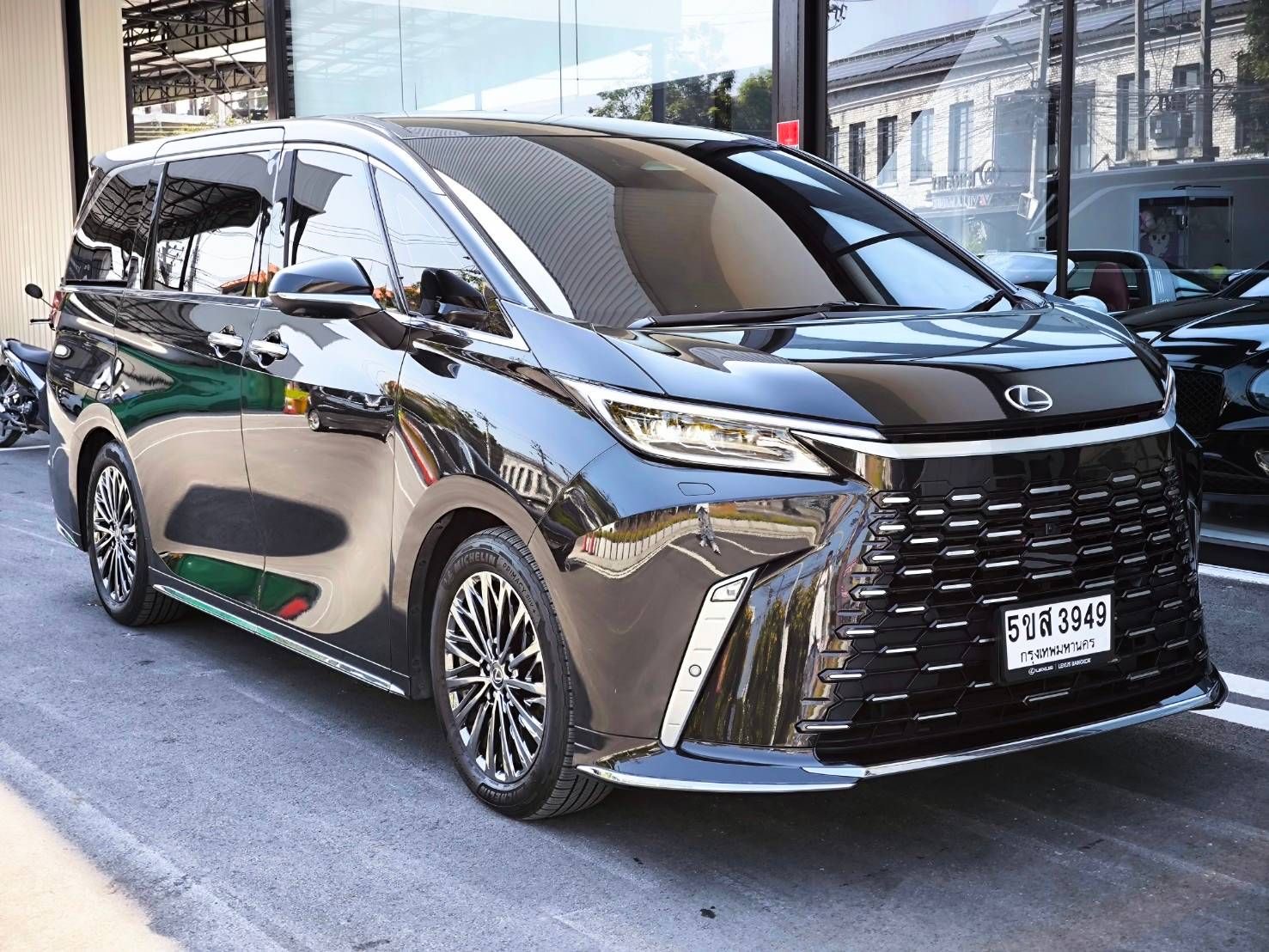 All-new Lexus LM 350h Excutive 4-Seater ปี 2024
