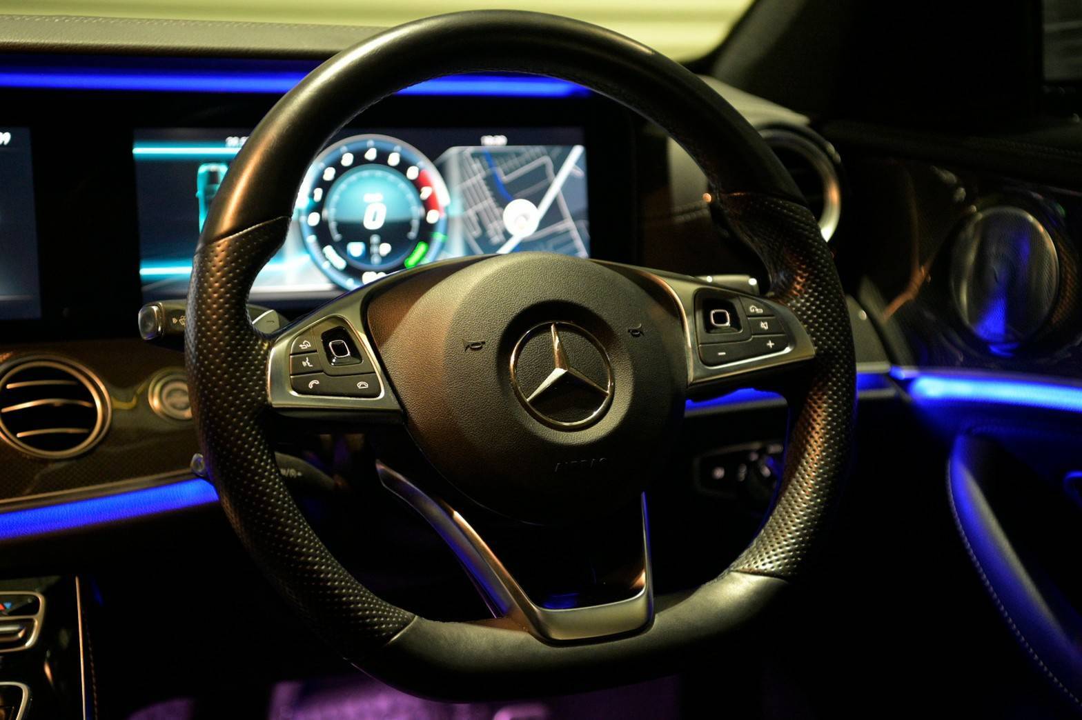 Mercedes-Benz E350e AMG ปี 2018