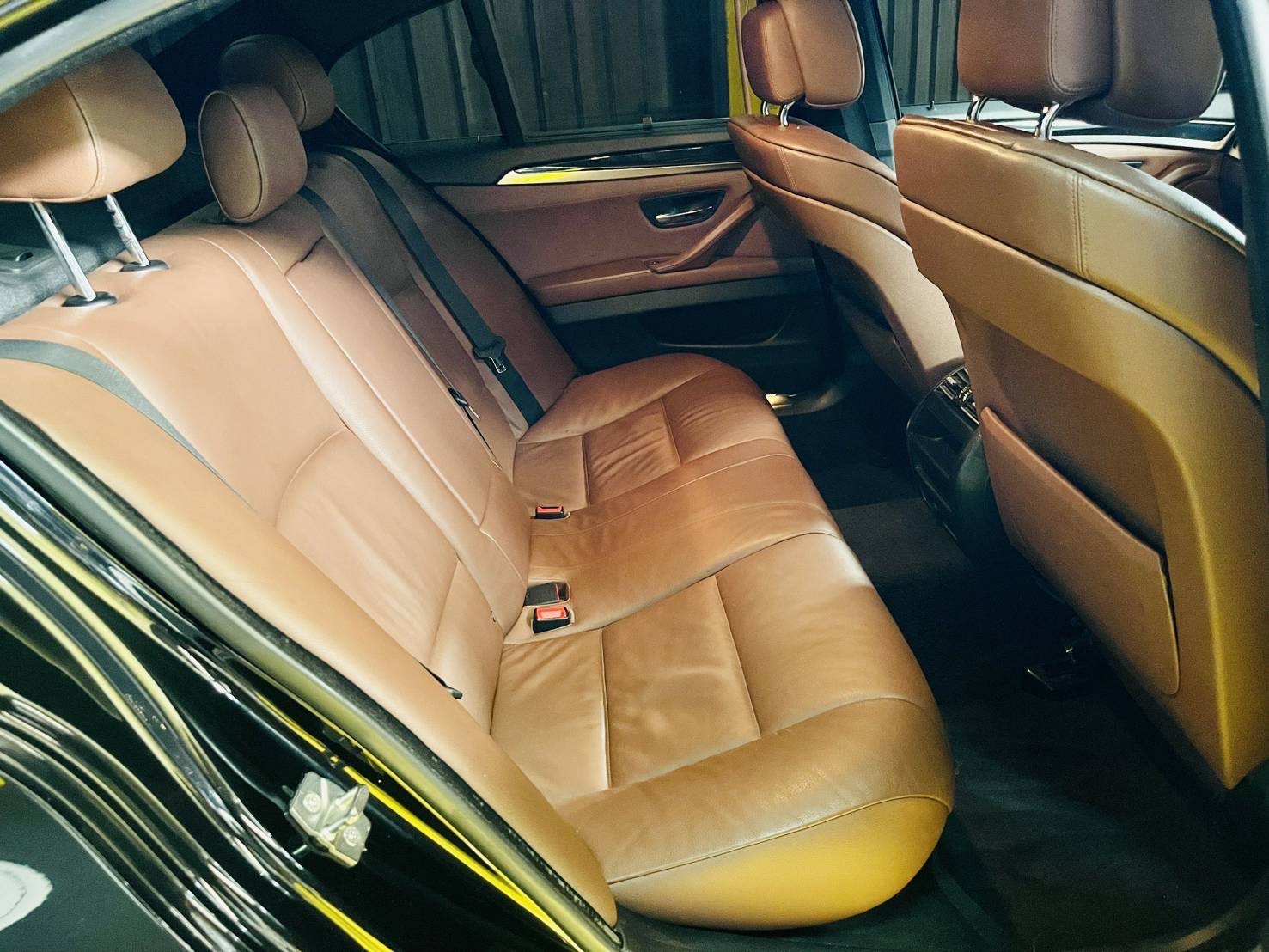 BMW 520d LUXURY ปี2011