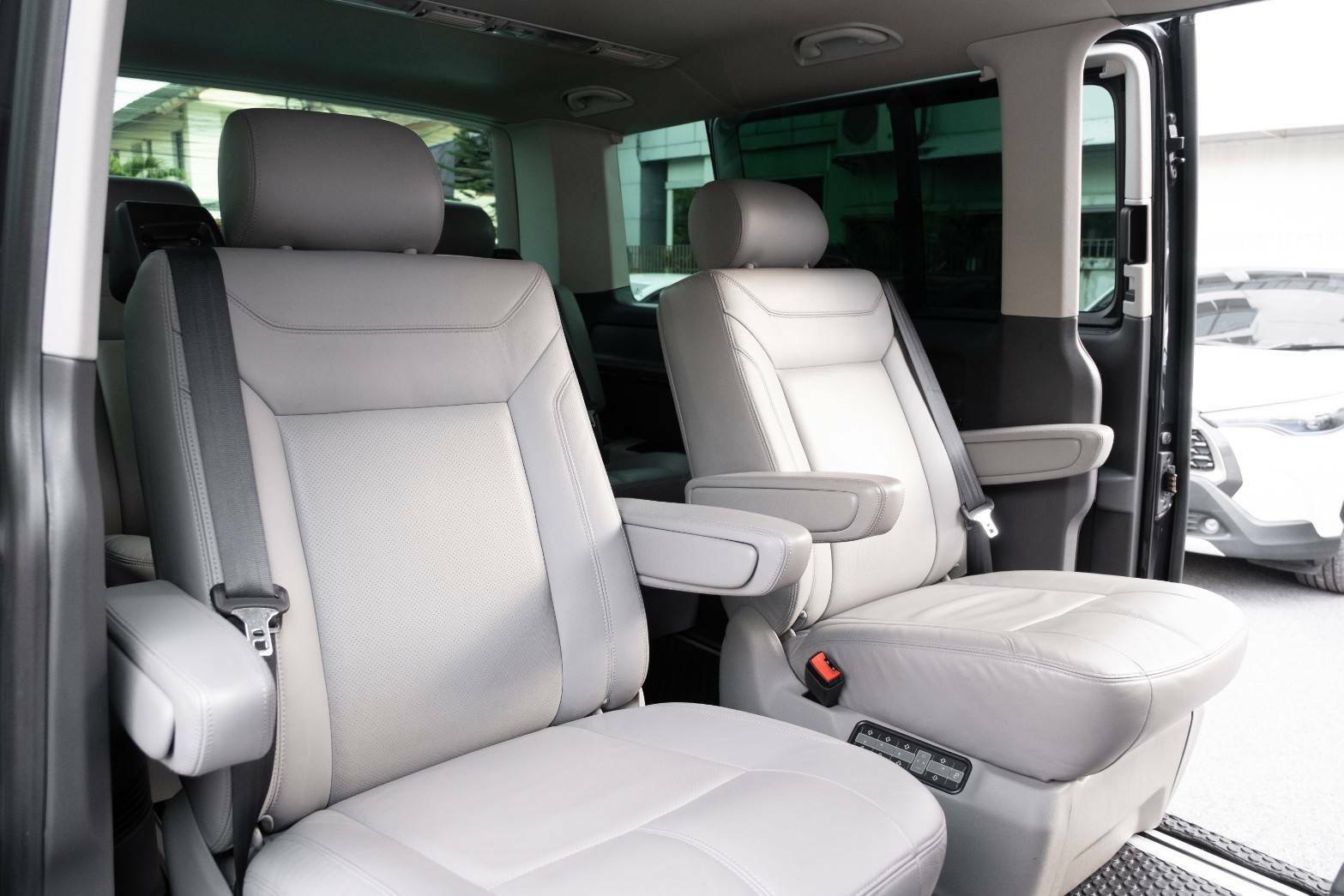 VOLKSWAGEN CARAVELLE 2.0 BITDI ปี 2015