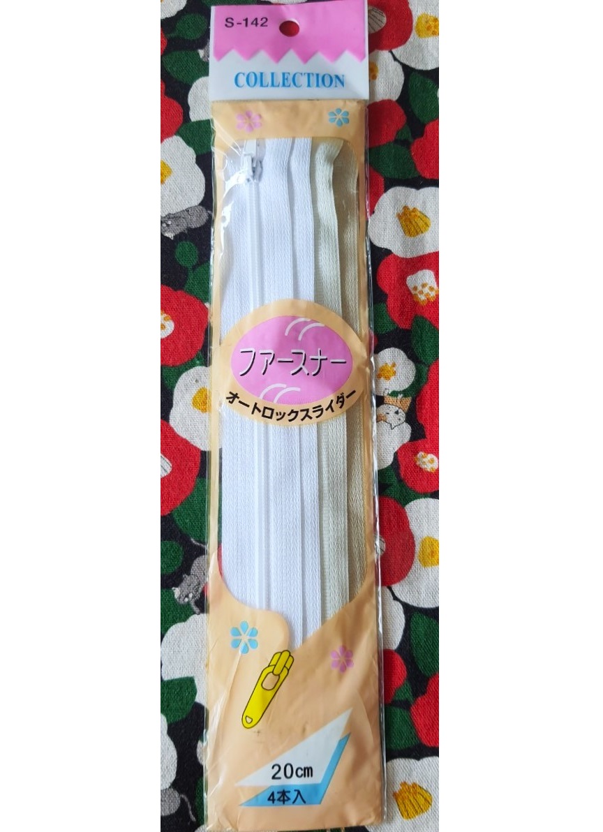Collection Set ซิป จากญี่ปุ่น สำหรับตัด เย็บผ้า 1 แพ๊ค มี 4 ชิ้น Size : 20 cm