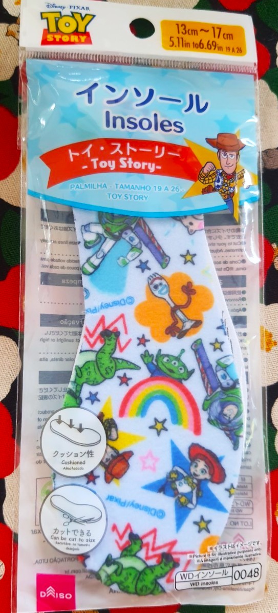 ของแท้จากญี่ปุ่น Disney Toystory Insole แผ่นรองรองเท้า ทอยสตอรี่ สำหรับเด็กจากญี่ปุ่น สามารถตัดตามขนาดเท้าได้ทำสัญลักษณ์ ให้รองเท้า + ความน่ารัก สังเกตุรองเท้าของเราได้ง่ายๆ 13-17 cm