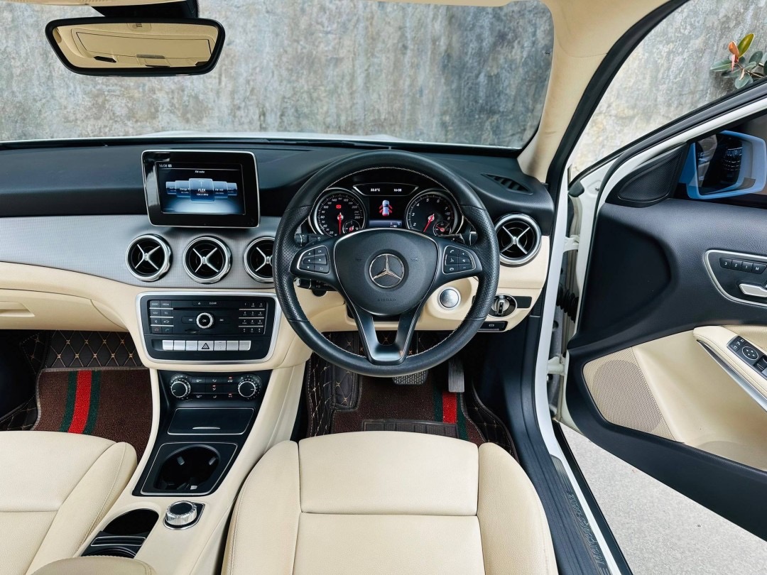 BENZ GLA200 URBAN FACELIFT W156 ปี 2019 แท้