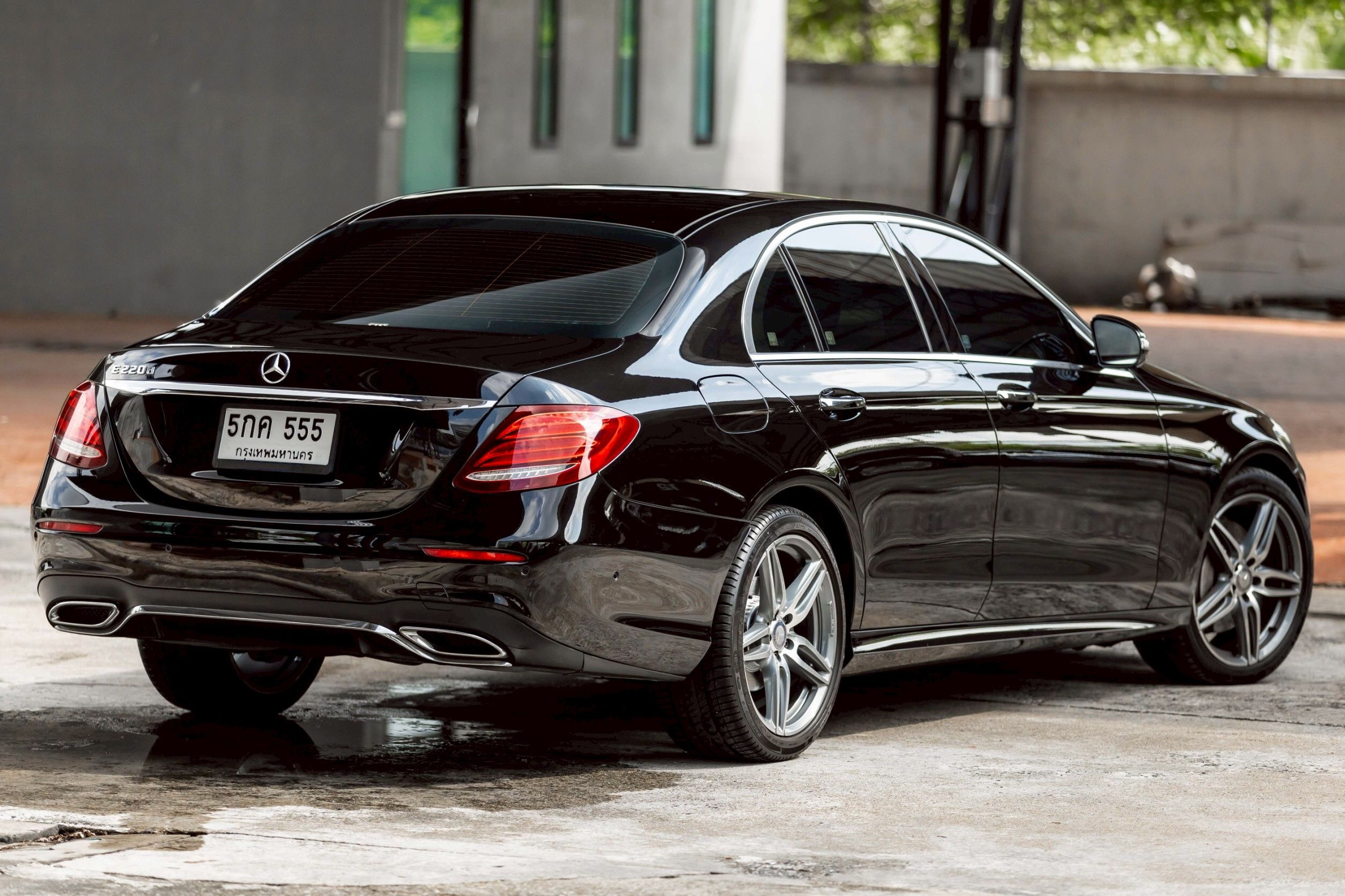 Mercedes-Benz E220d AMG Dynamic ปี 2016