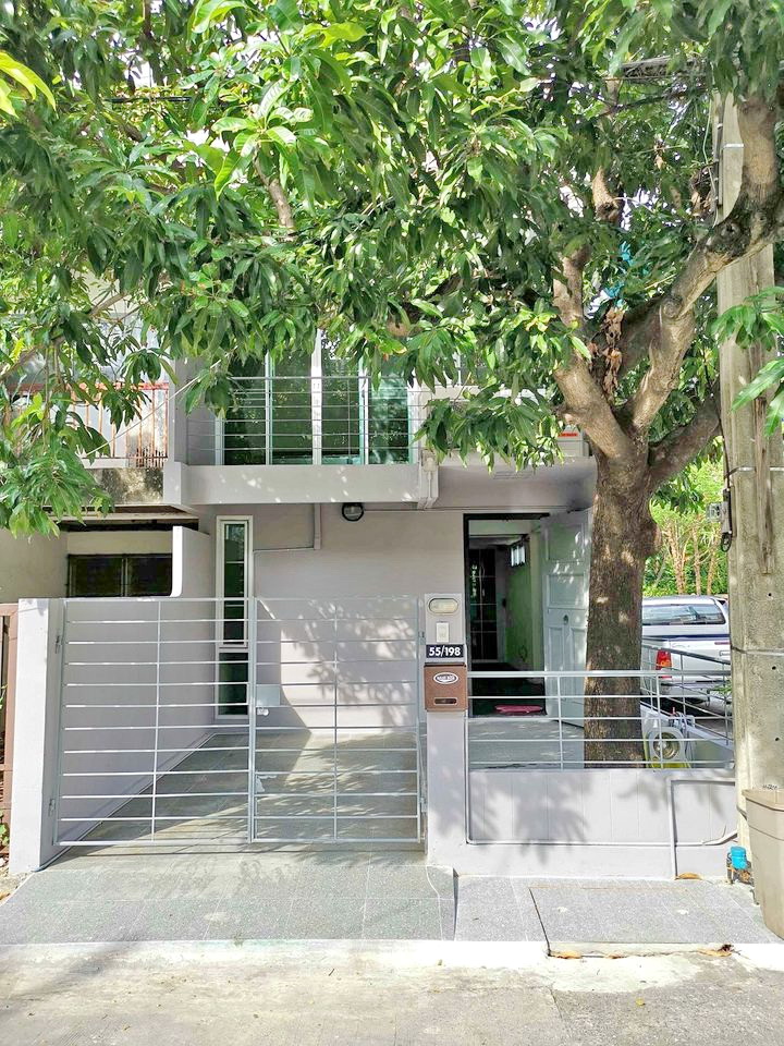 ให้เช่า ทาวน์เฮ้าส์ 3 ชั้น งามวงศ์วาน 32 ทำOffice ได้