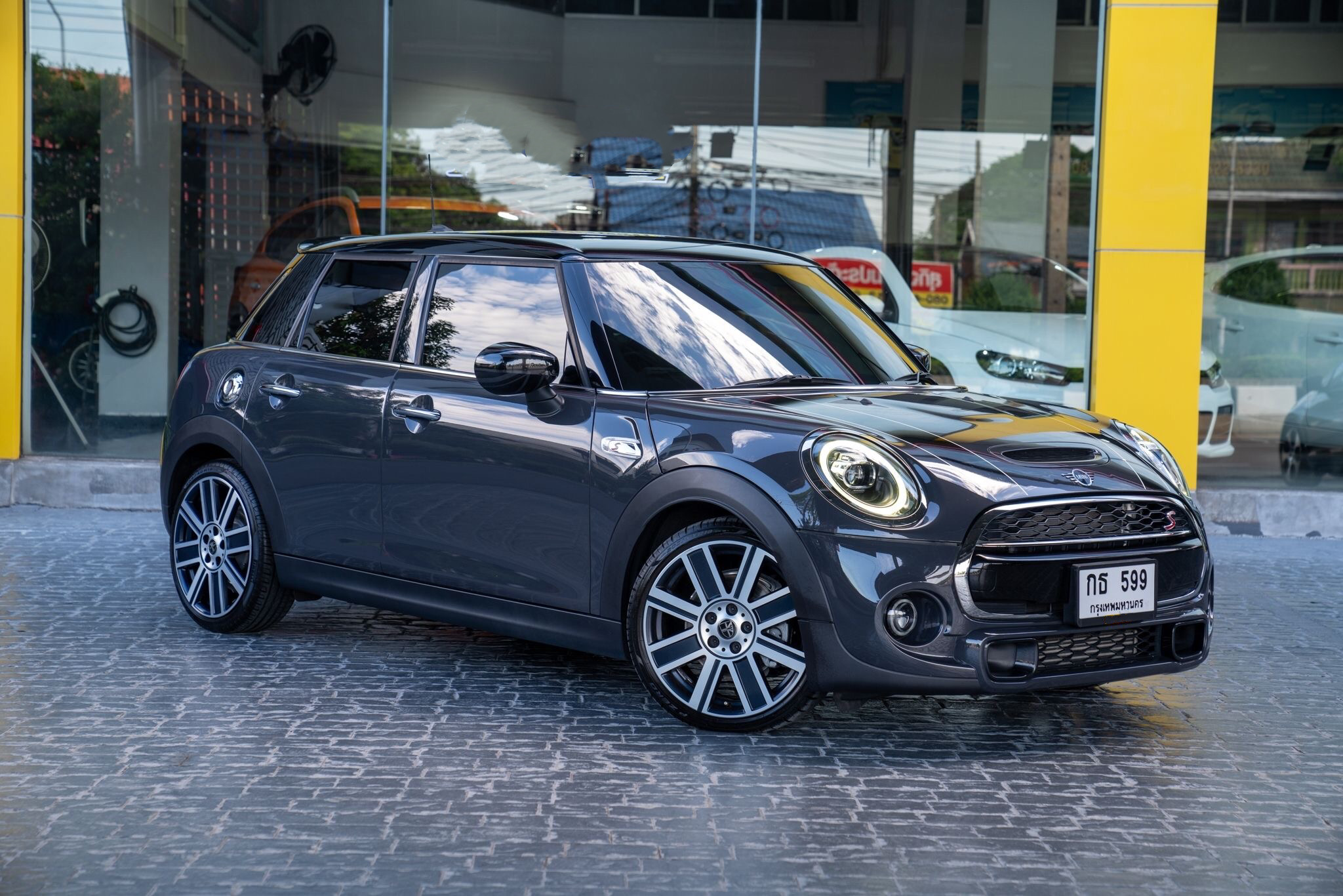 Mini Cooper S F55 5 Door ปี 2022