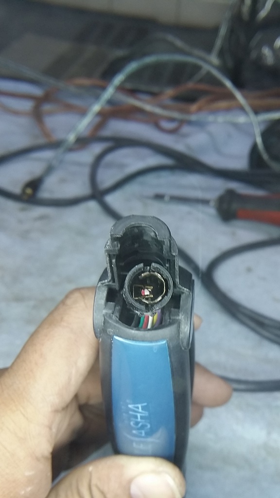 ซ่อมเครื่องหนีบถนอมเส้นผม ยี่ห้อ LESASHA รุ่น LS0359 อาการเปิดไม่ติด