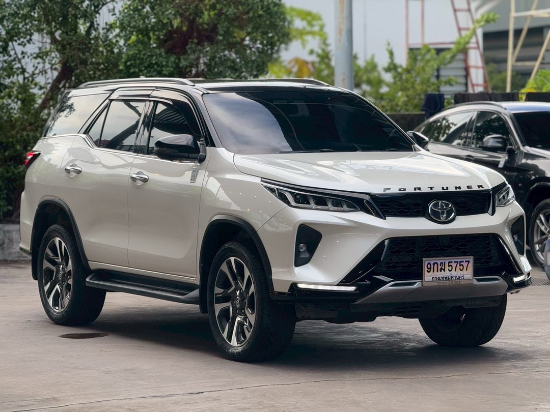 Toyota Fortuner Wagon 4dr Legender 7st Auto 6sp 2 WD 2.4DCT ปี 2021
