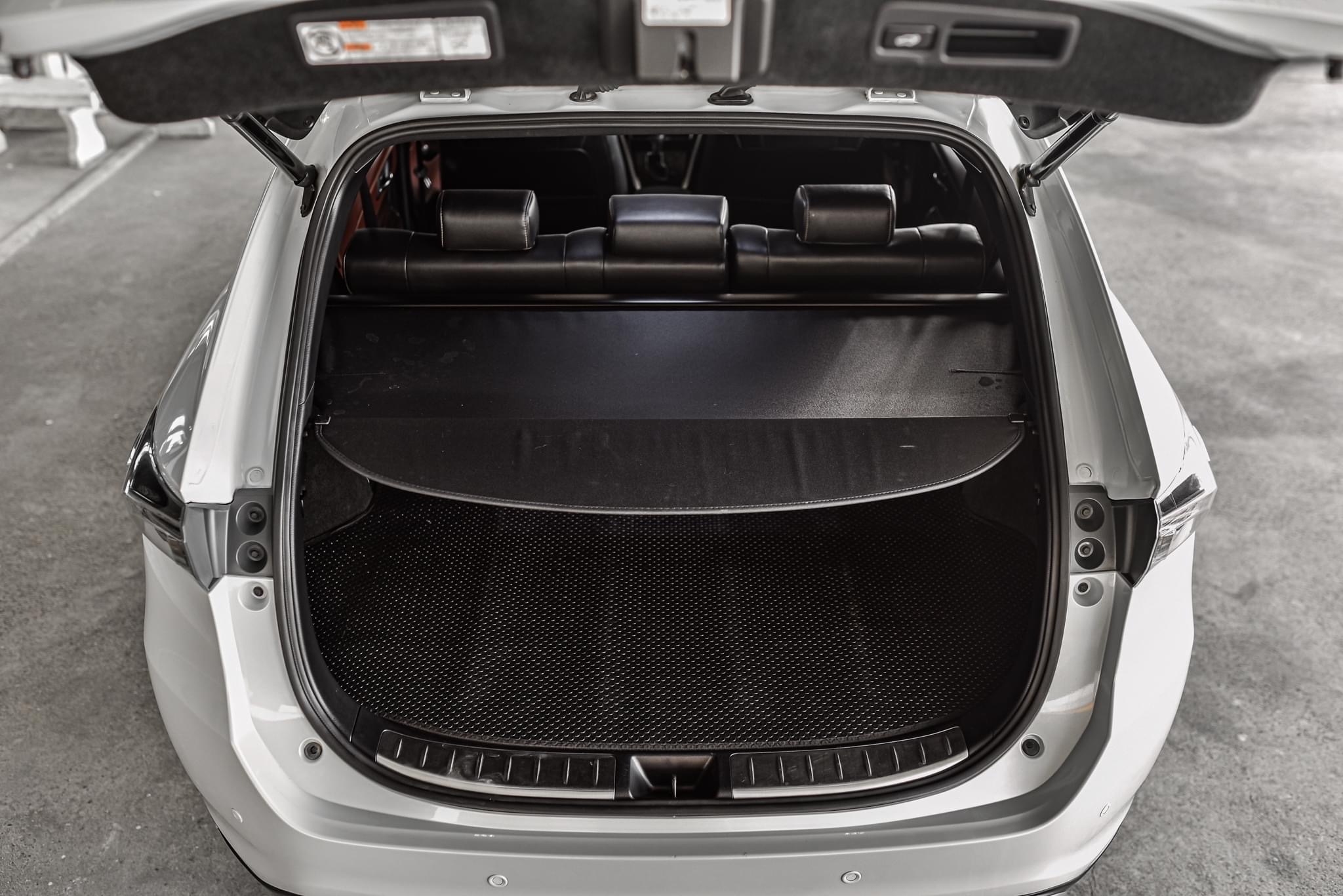 Toyota Harrier 2.0L Premium ปี 2014